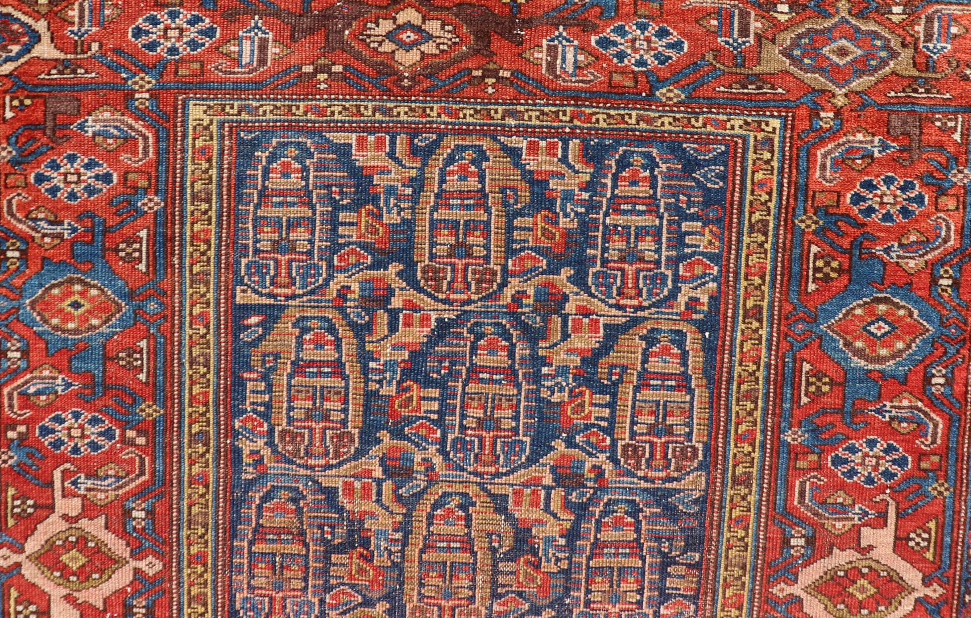 Noué à la main Tapis persan kurde ancien avec motifs sur toute sa surface vibrants 3'10 x 5'10 en vente