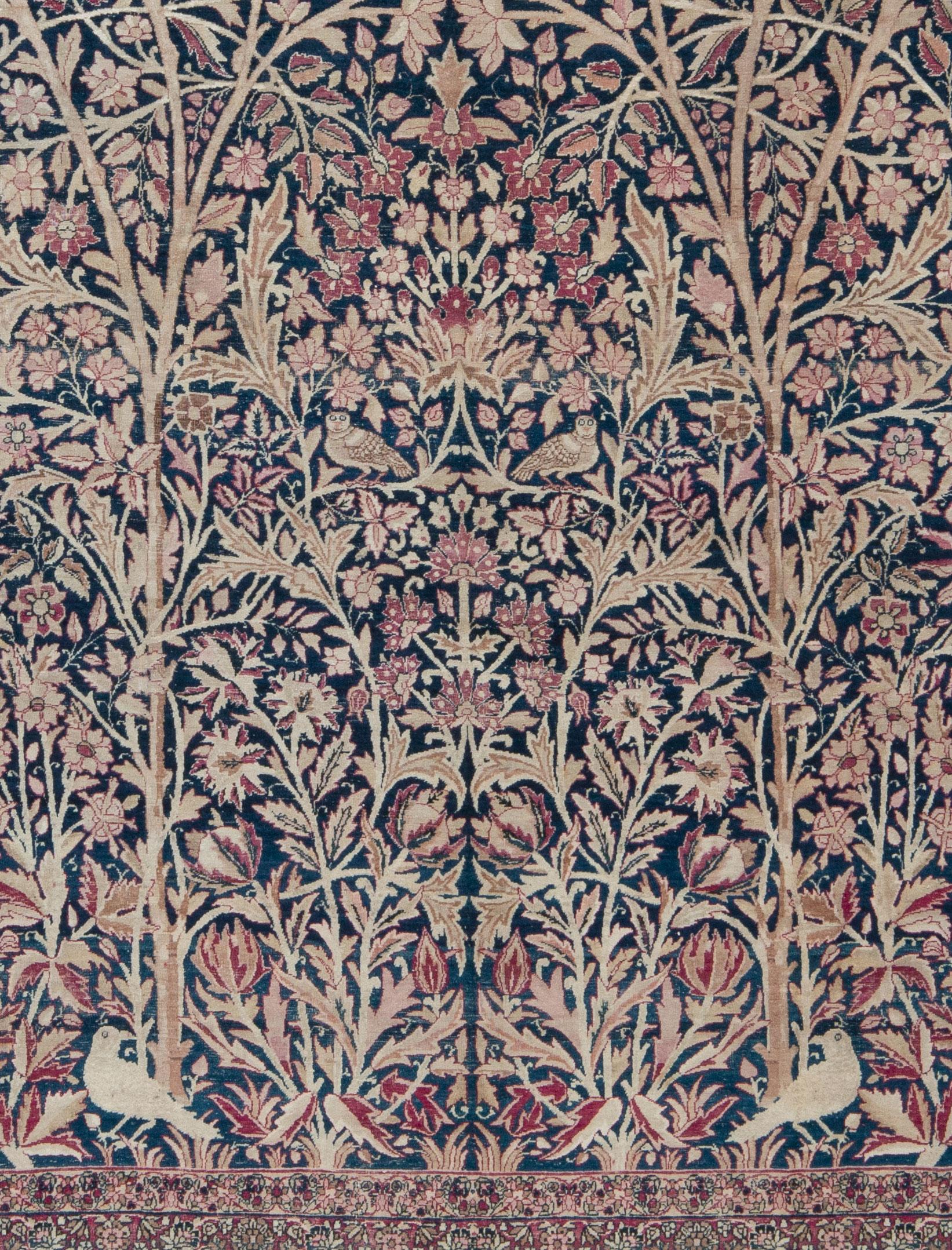 Antiker persischer Lavar-botanischer Teppich, spätes 19. Jahrhundert  (Persisch) im Angebot