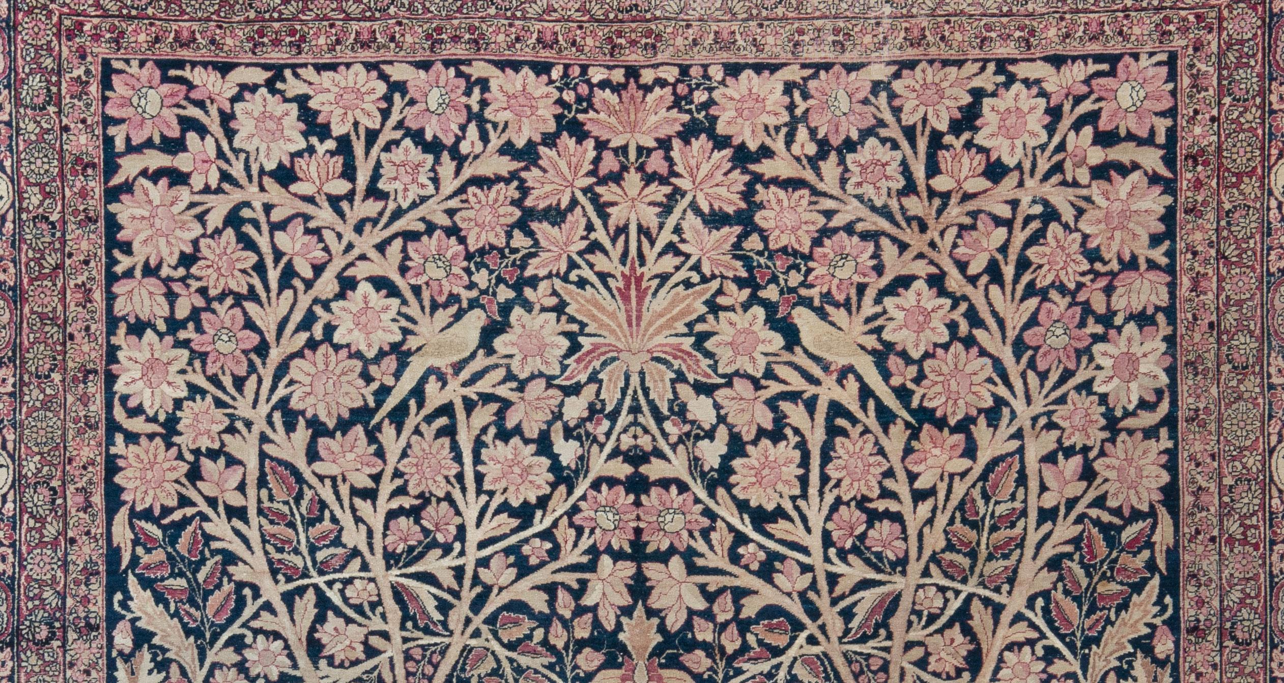 Antiker persischer Lavar-botanischer Teppich, spätes 19. Jahrhundert  (Handgewebt) im Angebot