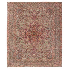 Hervorragender quadratischer antiker persischer Lavar Kerman-Teppich mit kompliziertem Design