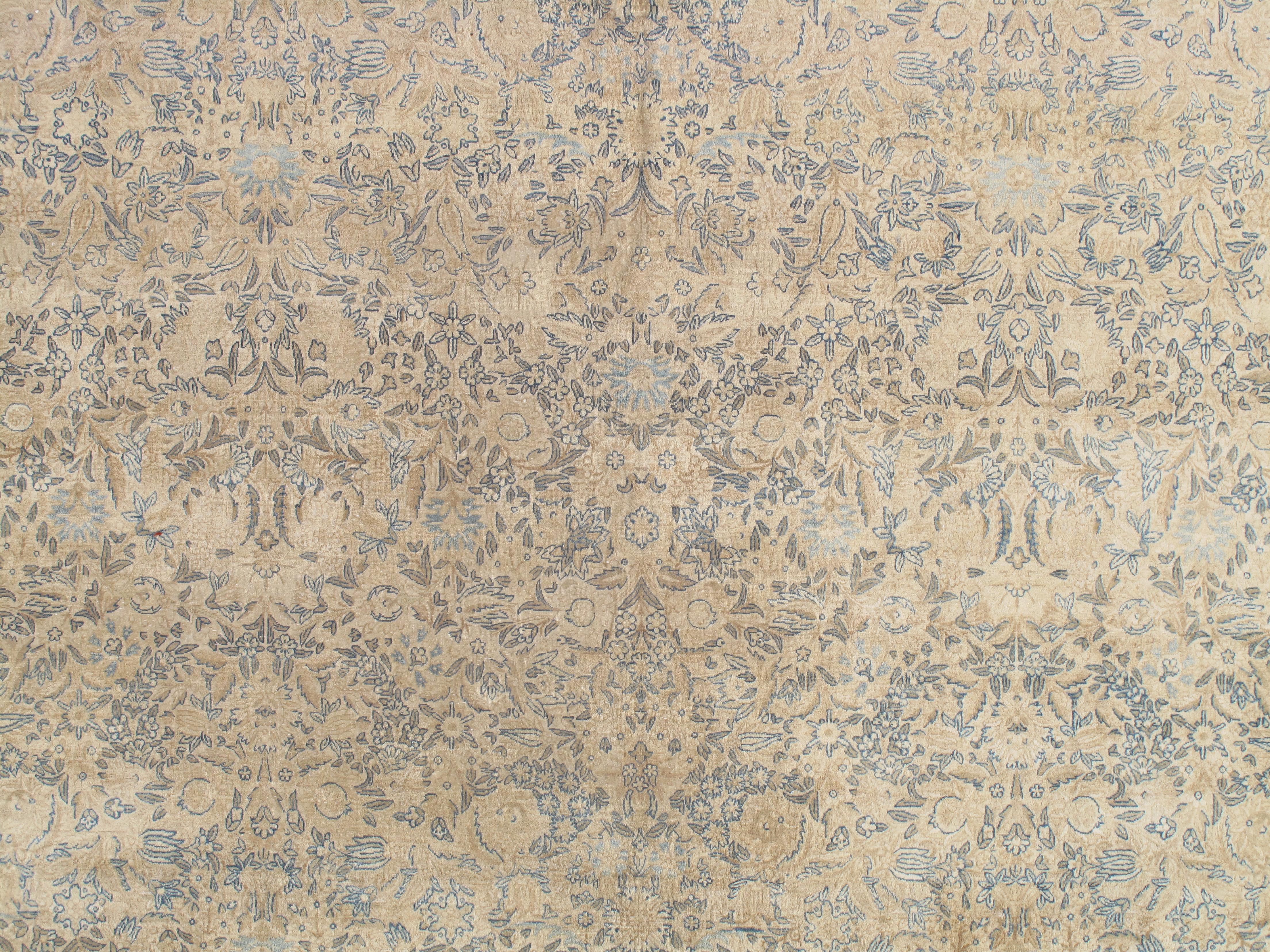 Tapis persan ancien Lavar Kerman Oriental, fait à la main, ivoire, bleu en vente 2