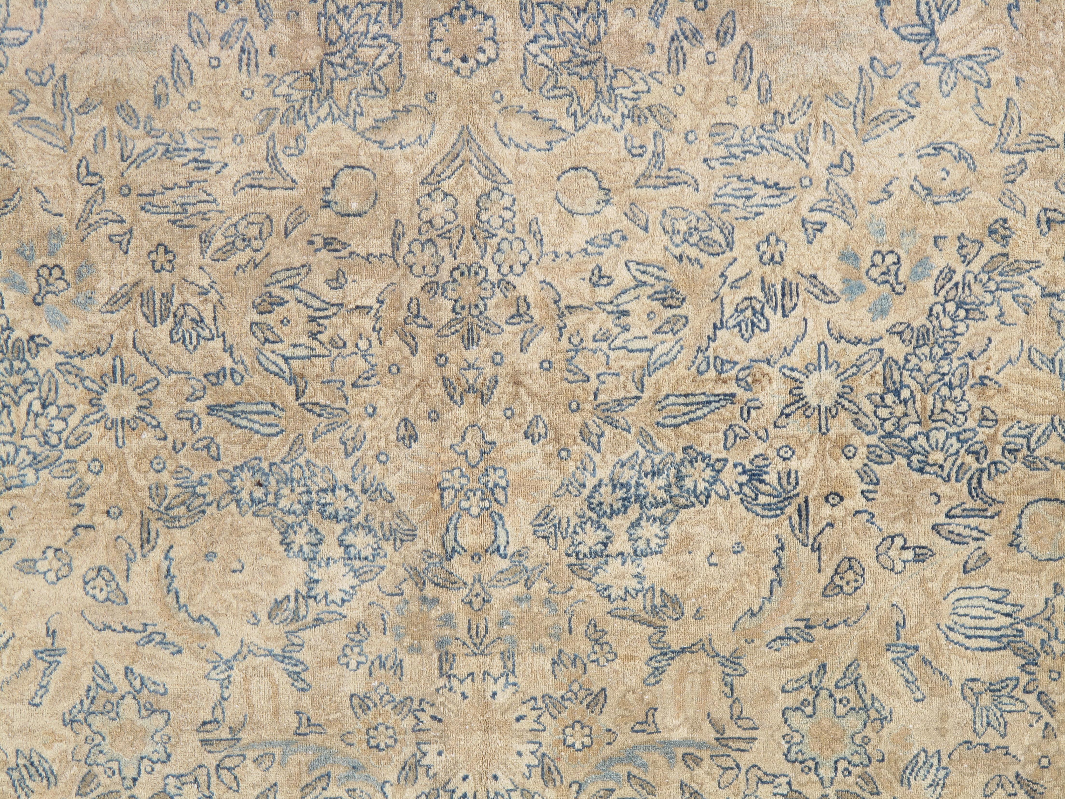 Tapis persan ancien Lavar Kerman Oriental, fait à la main, ivoire, bleu en vente 4