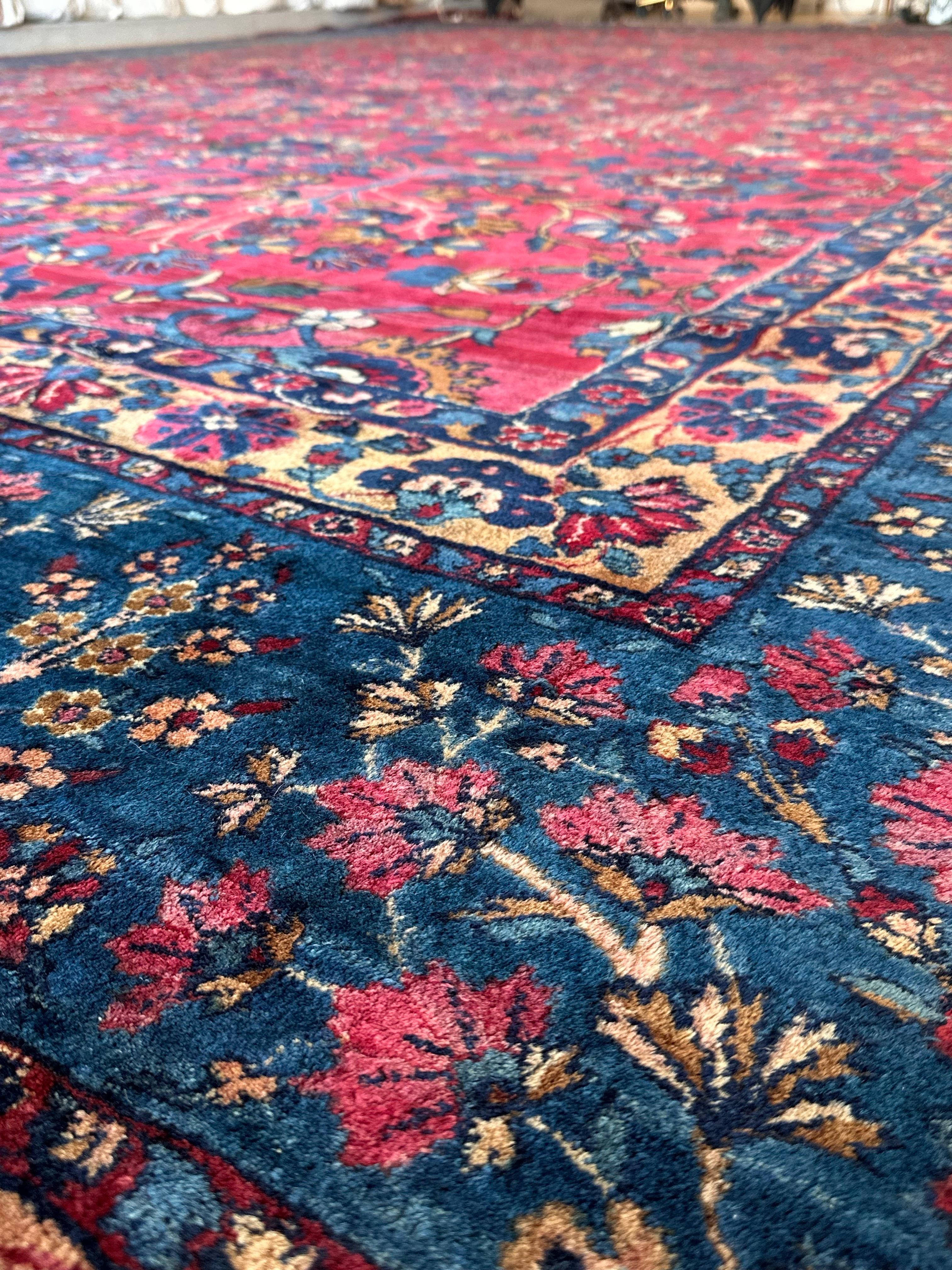 Tapis oriental persan ancien Lavar Kerman, fait à la main, rouge, ivoire, bleu clair en vente 6