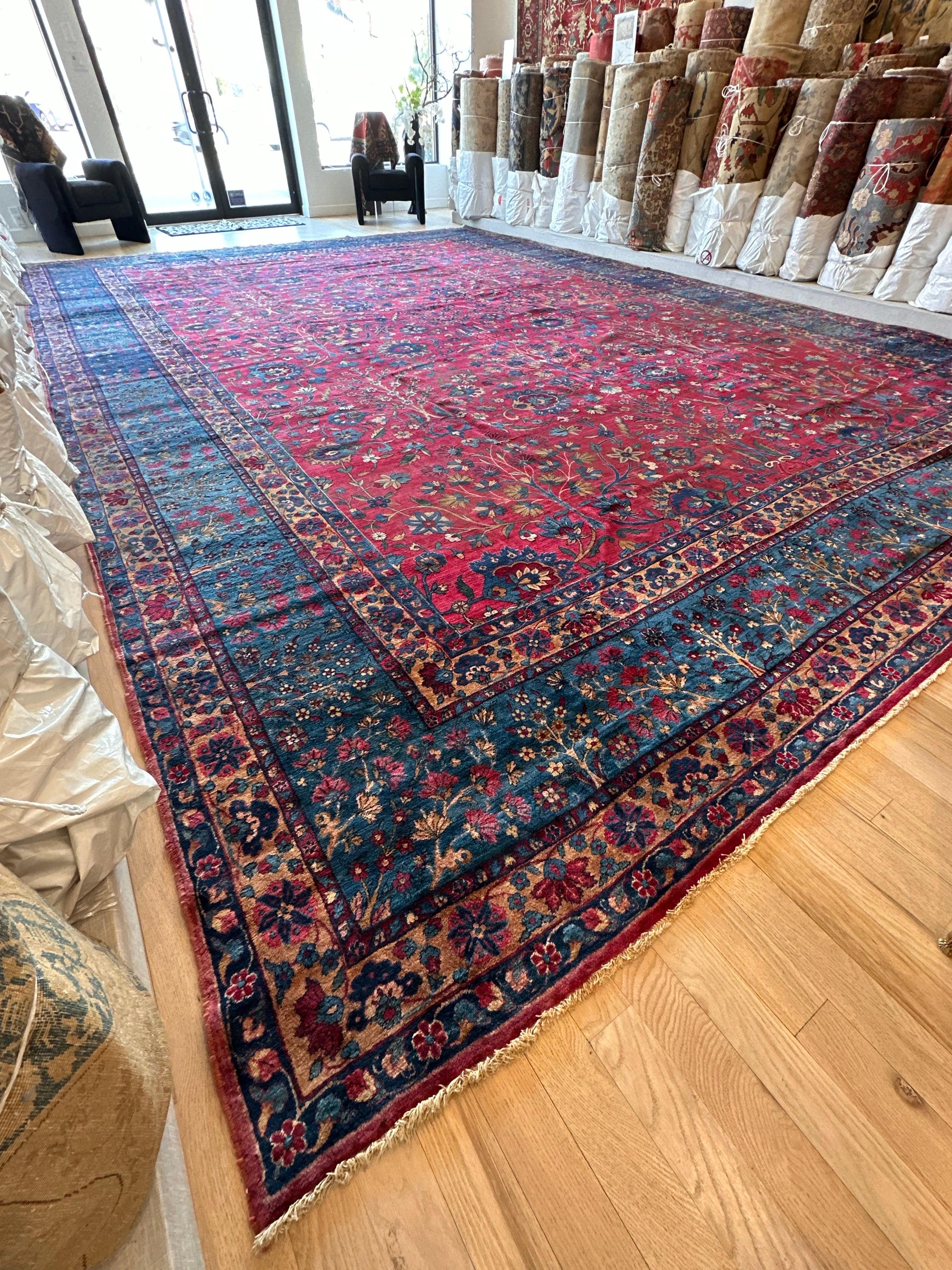 Tapis oriental persan ancien Lavar Kerman, fait à la main, rouge, ivoire, bleu clair en vente 8