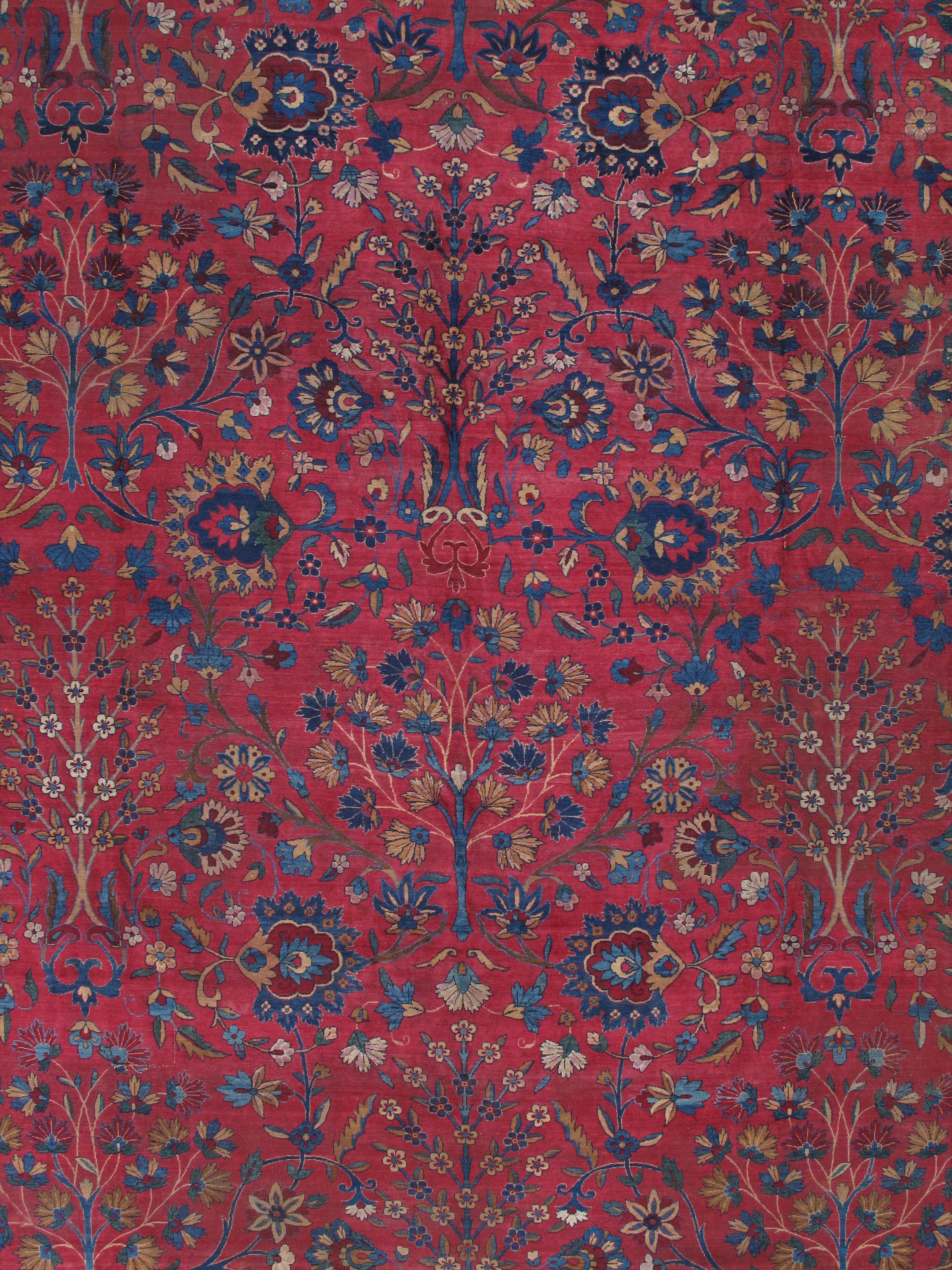 Tapis oriental persan ancien Lavar Kerman, fait à la main, rouge, ivoire, bleu clair Bon état - En vente à Port Washington, NY