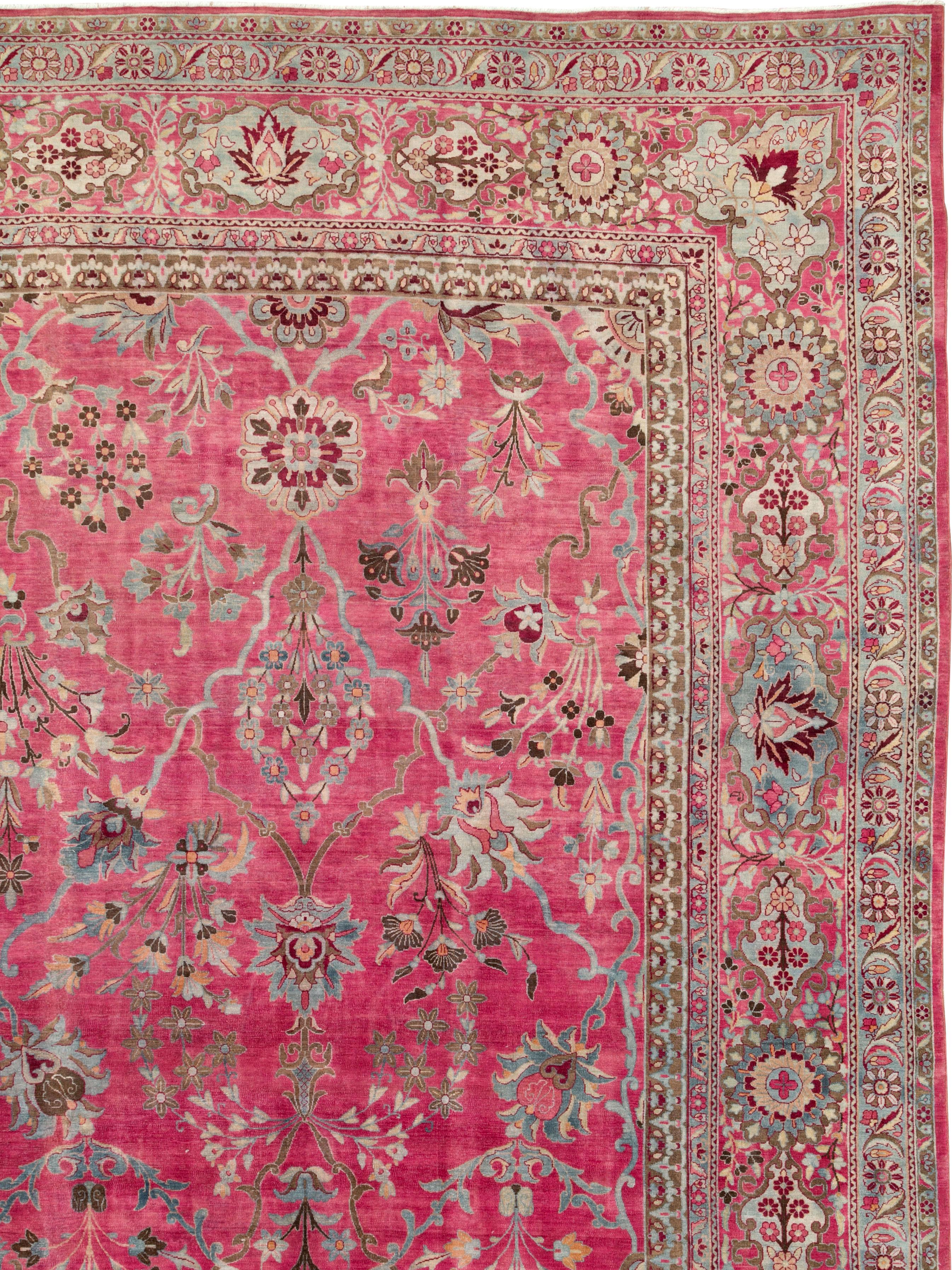 Antiker antiker persischer Lavar Kerman Oversize-Teppich (Viktorianisch) im Angebot