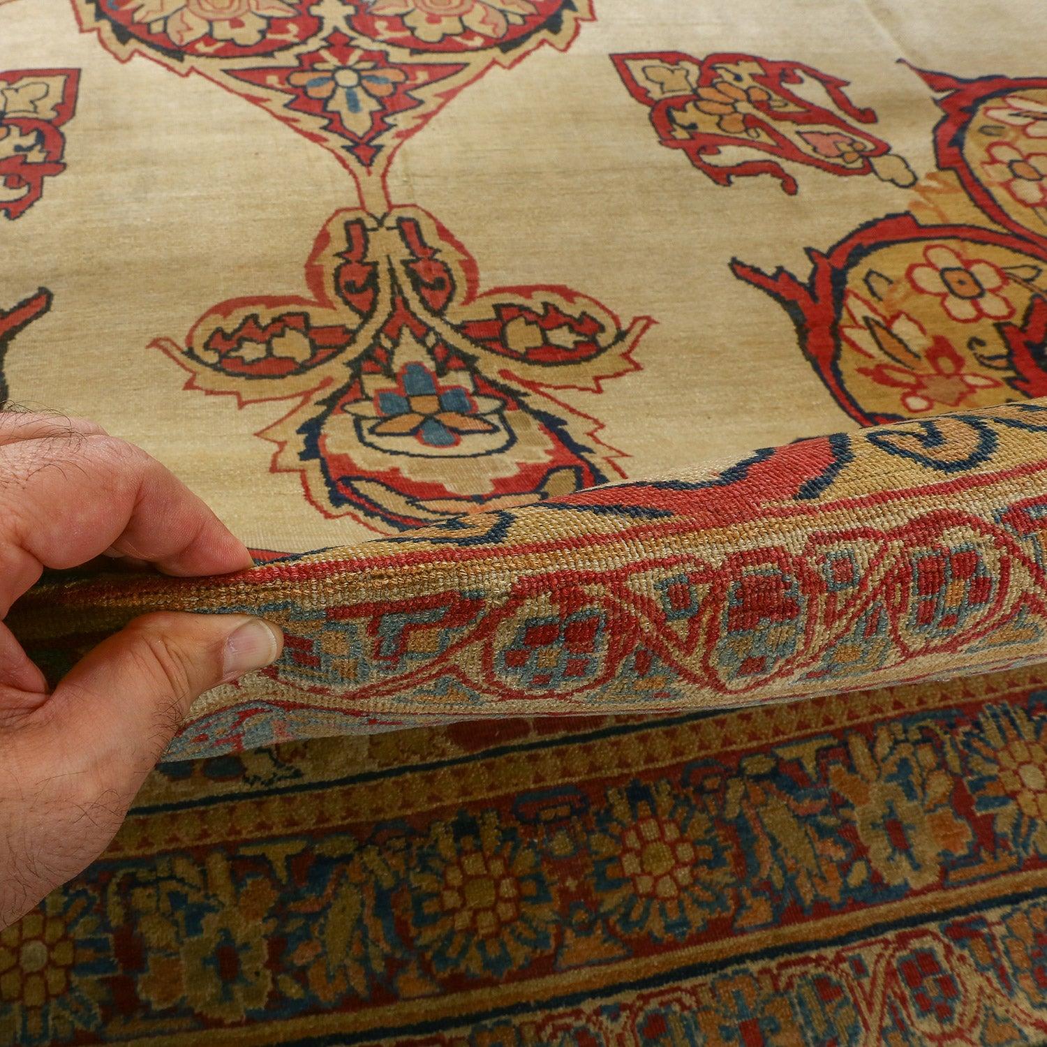 Tappeto antico Lavar Kerman in lana e cotone 10'10 X 14'7, 1880
 
 Key Detail:
 Pile: Lana
 Fondazione: Cotone
 Origine: Lavar Kerman
 Design: Medaglione centrale
 Età approssimativa: 1880
 Qualità (KPI): 275
 Condit: ottima usura e patina