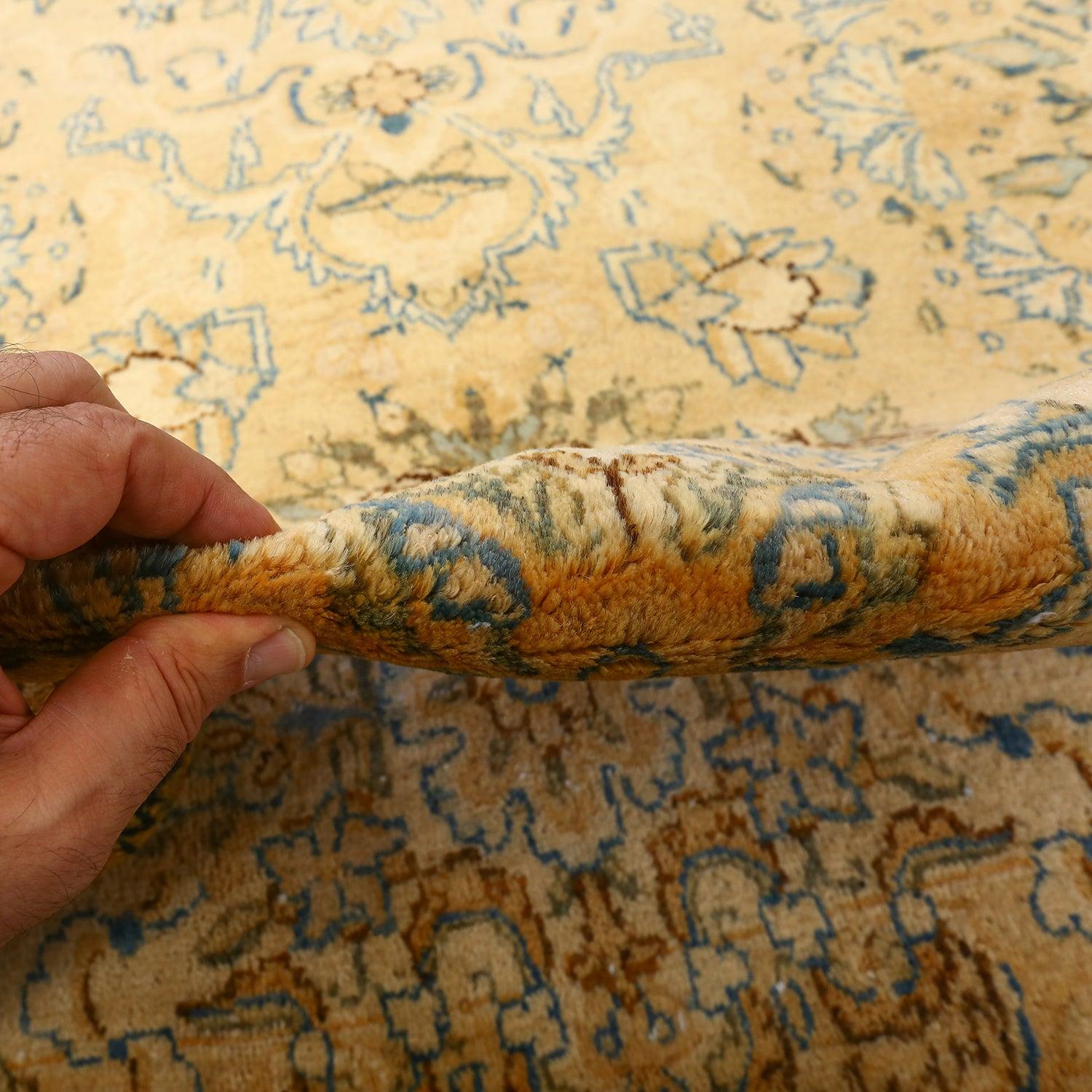 Noué à la main Tapis persan ancien Lavar Kerman - Taille : 12' X 8'9 en vente