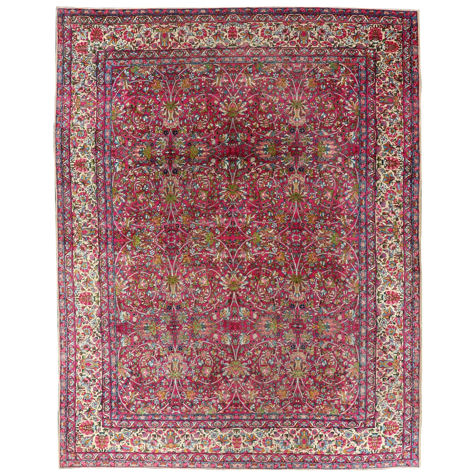 Tappeto antico persiano Lavar Kerman color magenta con disegno floreale all-over in vendita