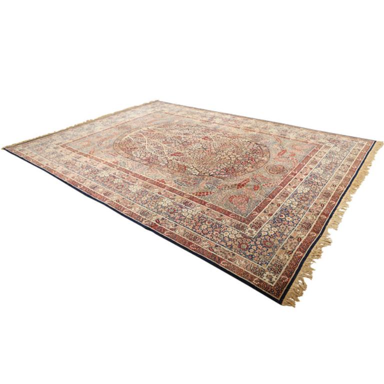 Antiker persischer Lavar-Teppich - Größe: 13 ft 0 in x 9 ft 8 in (Persisch) im Angebot