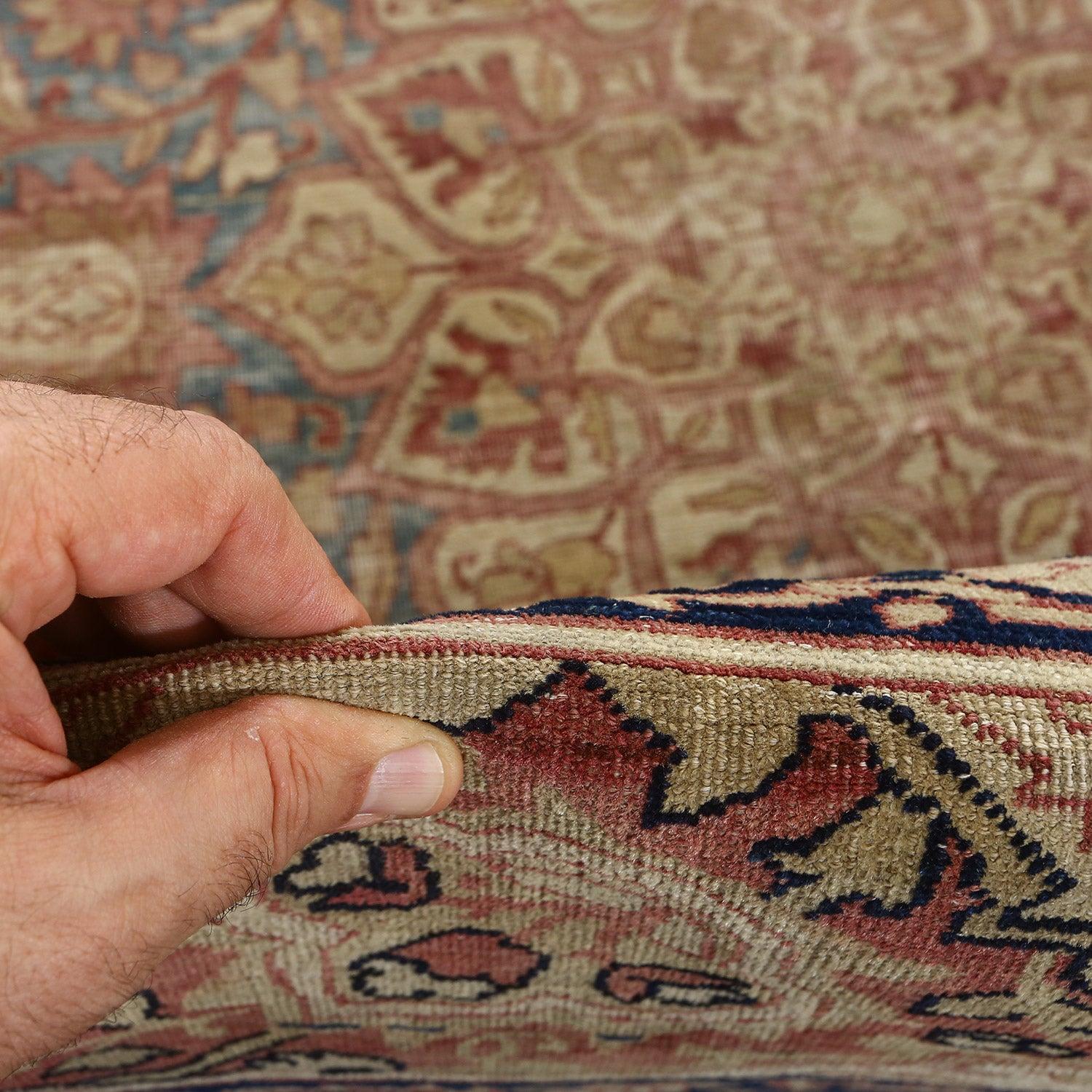 Qu'ils soient utilisés comme pièce maîtresse dans un salon, comme complément douillet dans une chambre à coucher ou comme accent sophistiqué dans un bureau, les tapis Lavar rehaussent l'attrait esthétique de n'importe quelle pièce. Leurs designs