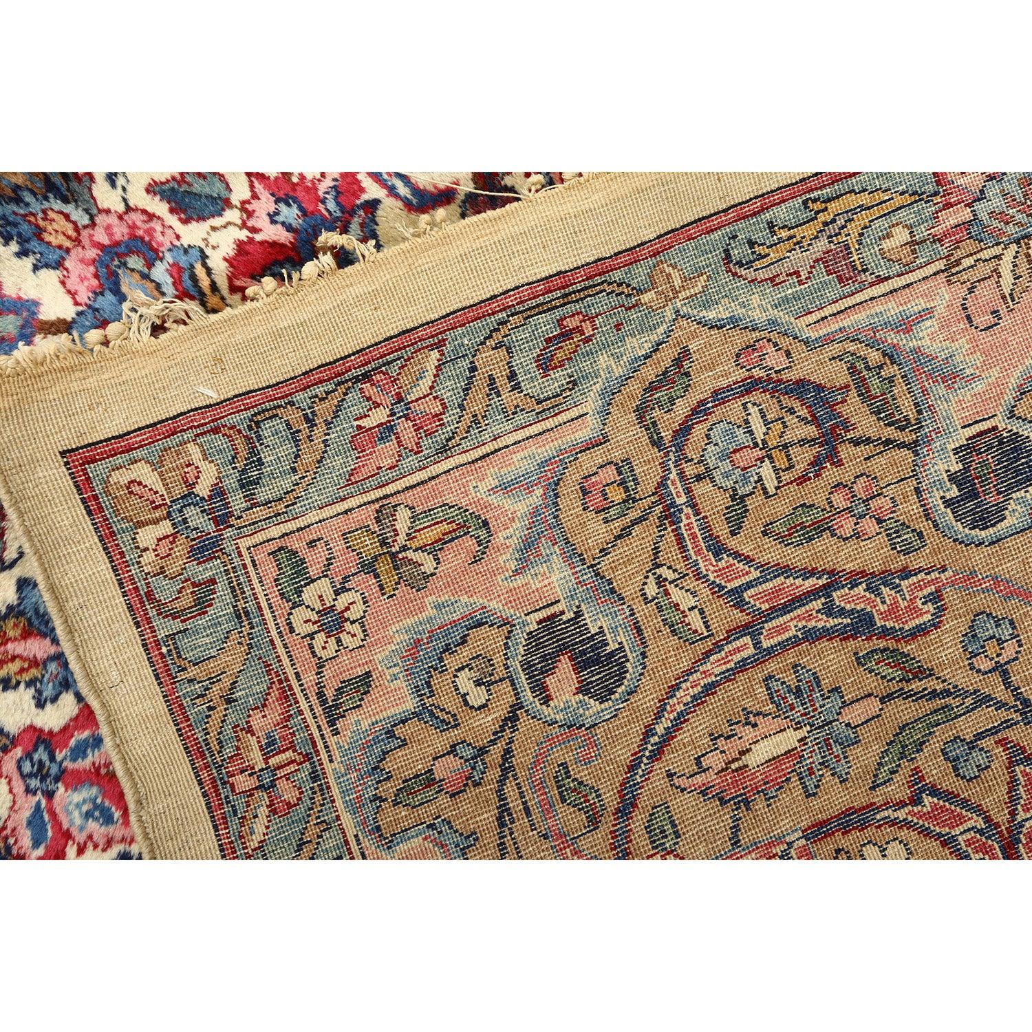 Qu'ils soient utilisés comme pièce maîtresse dans un salon, comme complément douillet dans une chambre à coucher ou comme accent sophistiqué dans un bureau, les tapis Lavar rehaussent l'attrait esthétique de n'importe quelle pièce. Leurs designs