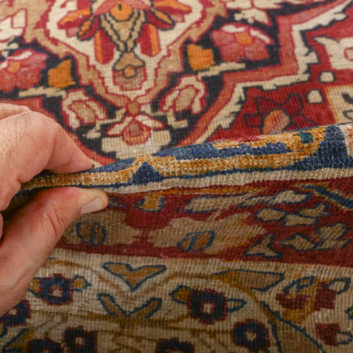 Las alfombras Lavar realzan el atractivo estético de cualquier habitación, ya sea como elemento decorativo en un salón, como complemento acogedor en un dormitorio o como acento sofisticado en un despacho. Sus diseños atemporales y su calidad