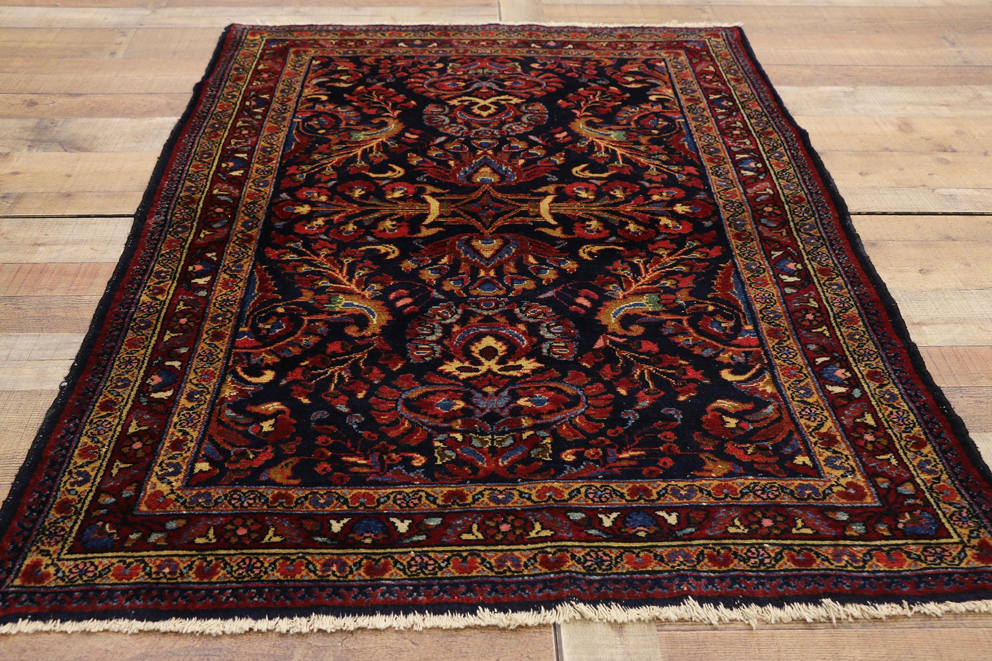 Antique Persian Lilihan Accent Rug with Traditional Floral Motif In Good Condition For Sale In Dallas, TX