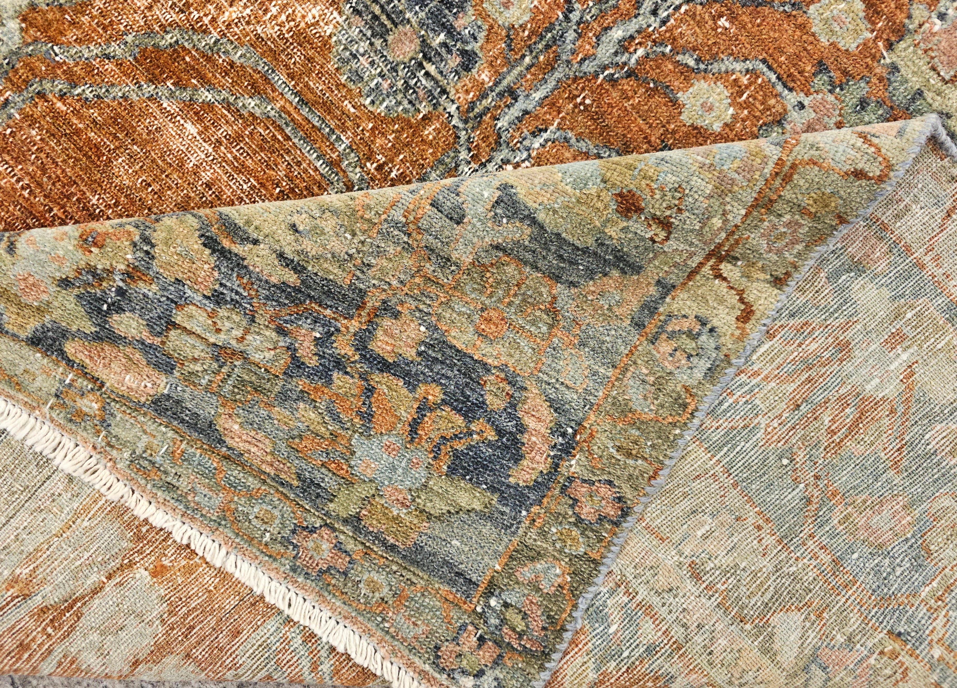 Ancien tapis persan Lilihan Circa 1920 Bon état - En vente à Los Angeles, CA