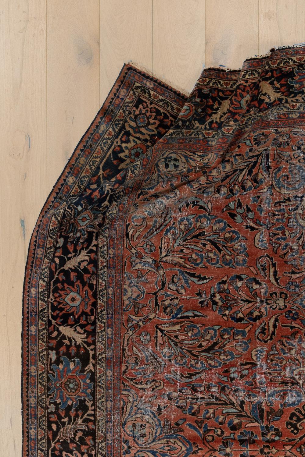 Antique Persian Lilihan Rug In Good Condition For Sale In West Palm Beach, FL