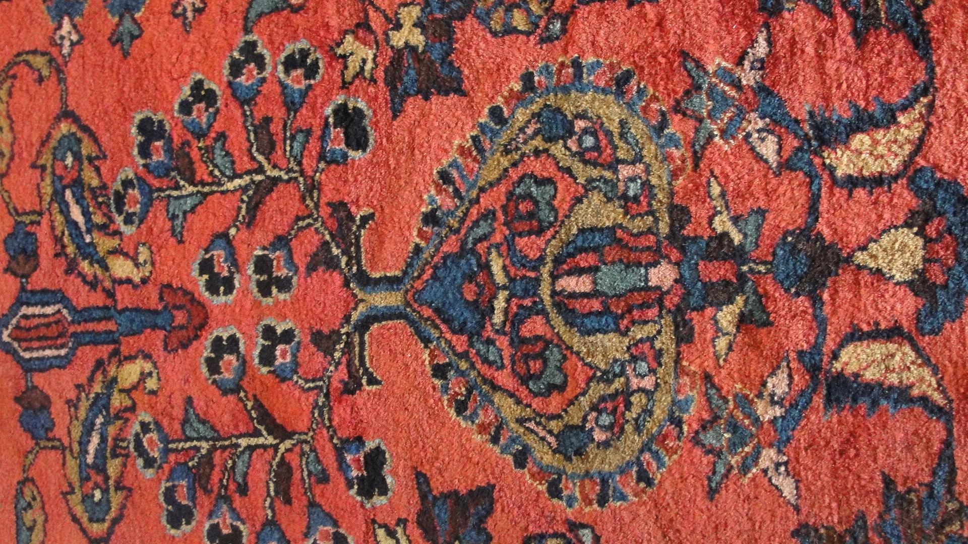 Antique Persian Lilihan Rug In Excellent Condition For Sale In Evanston, IL