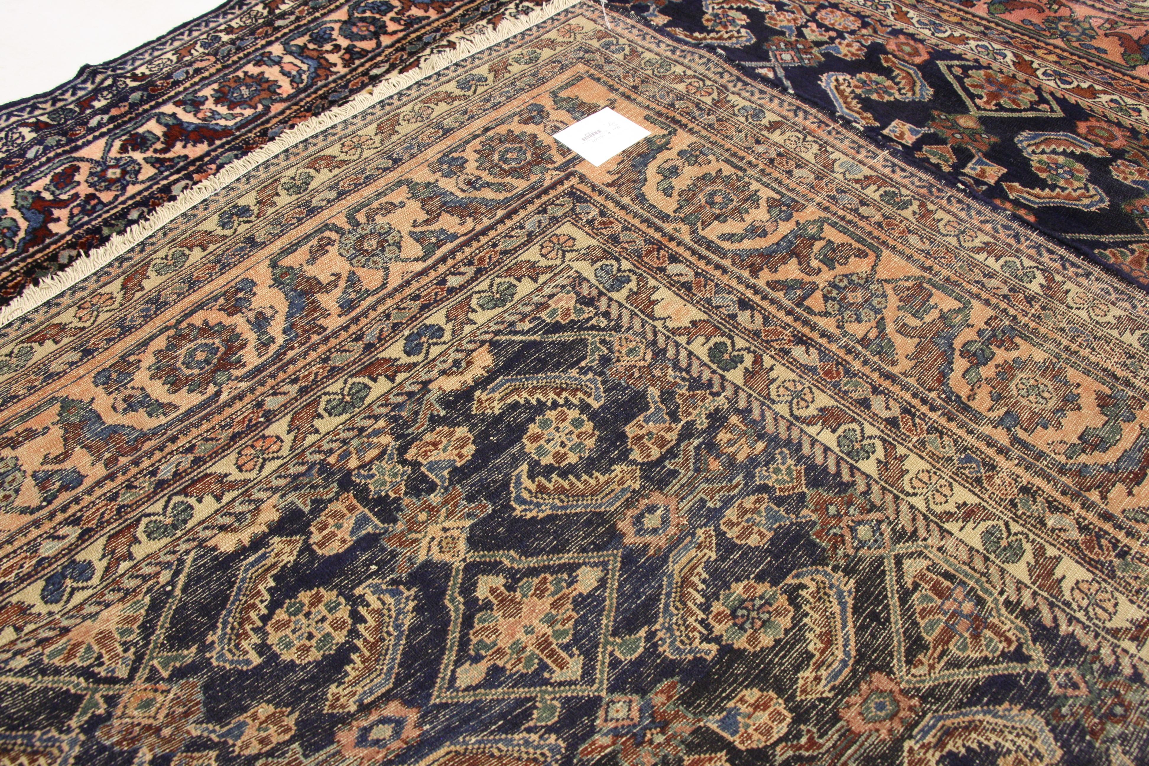 Antique Persian Lilihan Rug with Traditional Modern Style In Good Condition In Dallas, TX