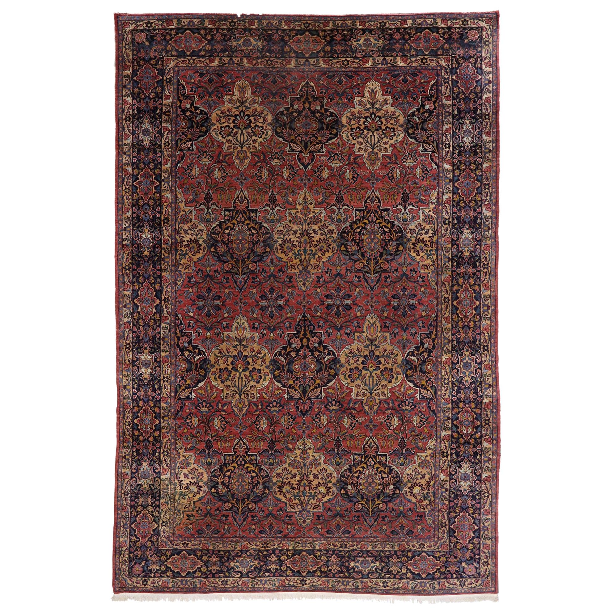 Tapis persan ancien Lilihan avec style Renaissance victorien