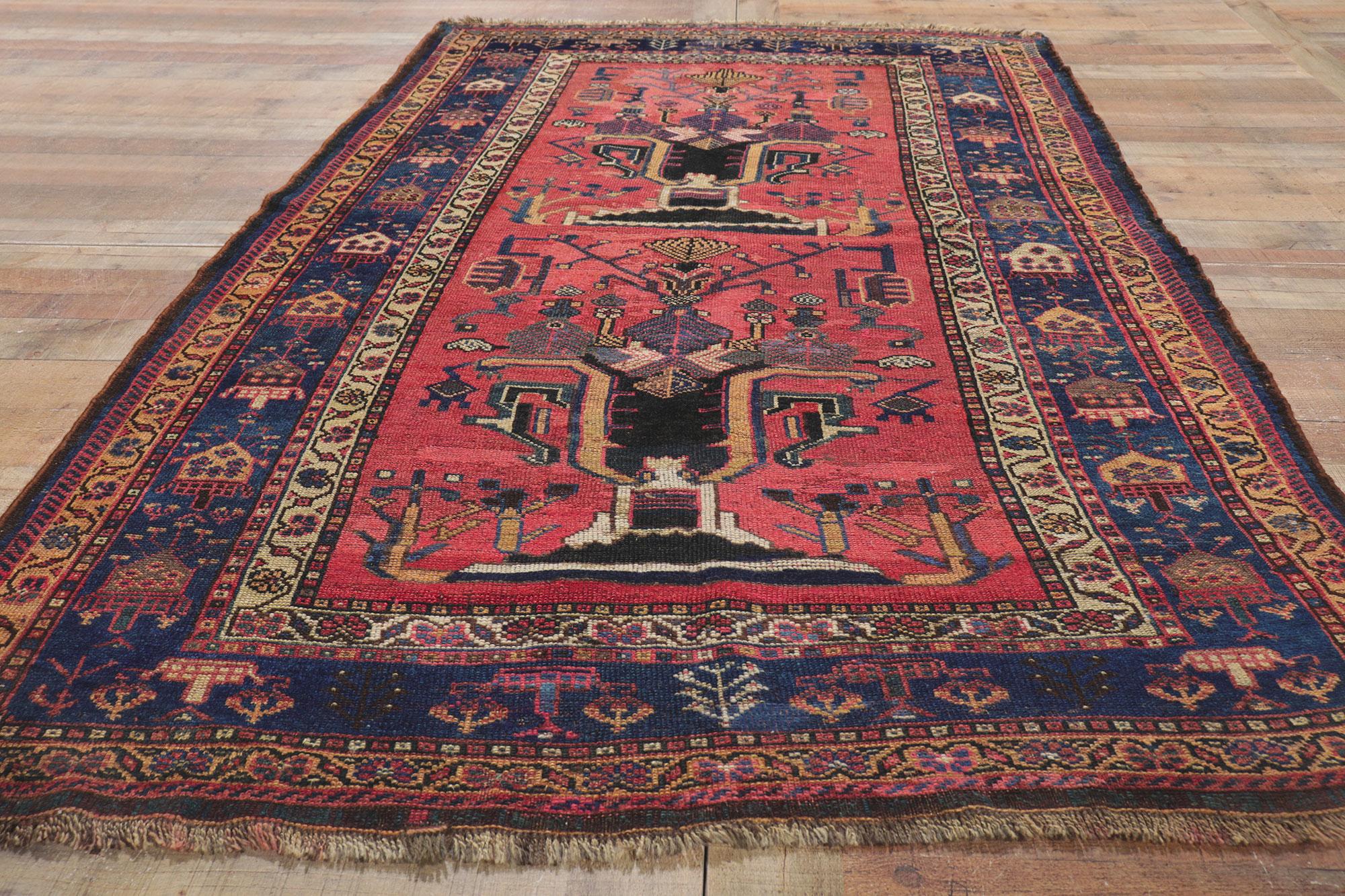 Laine Tapis persan ancien Lori avec motif de vase en vente