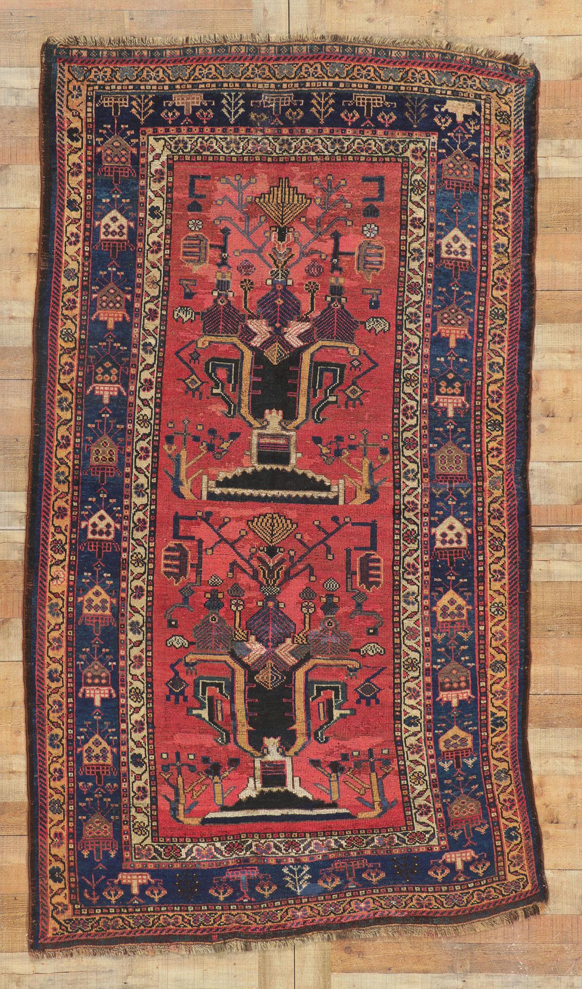 Tapis persan ancien Lori avec motif de vase en vente 1
