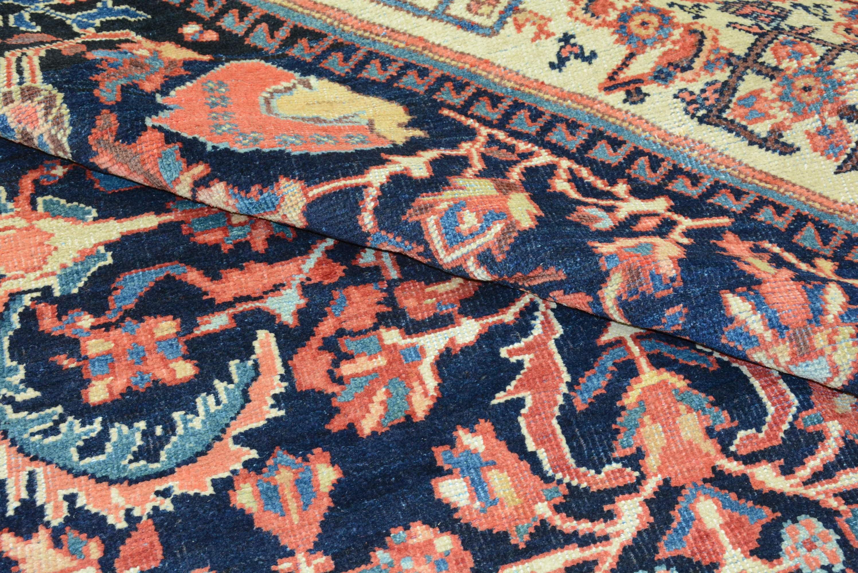 Antiker persischer Mahal-Teppich im Angebot 3