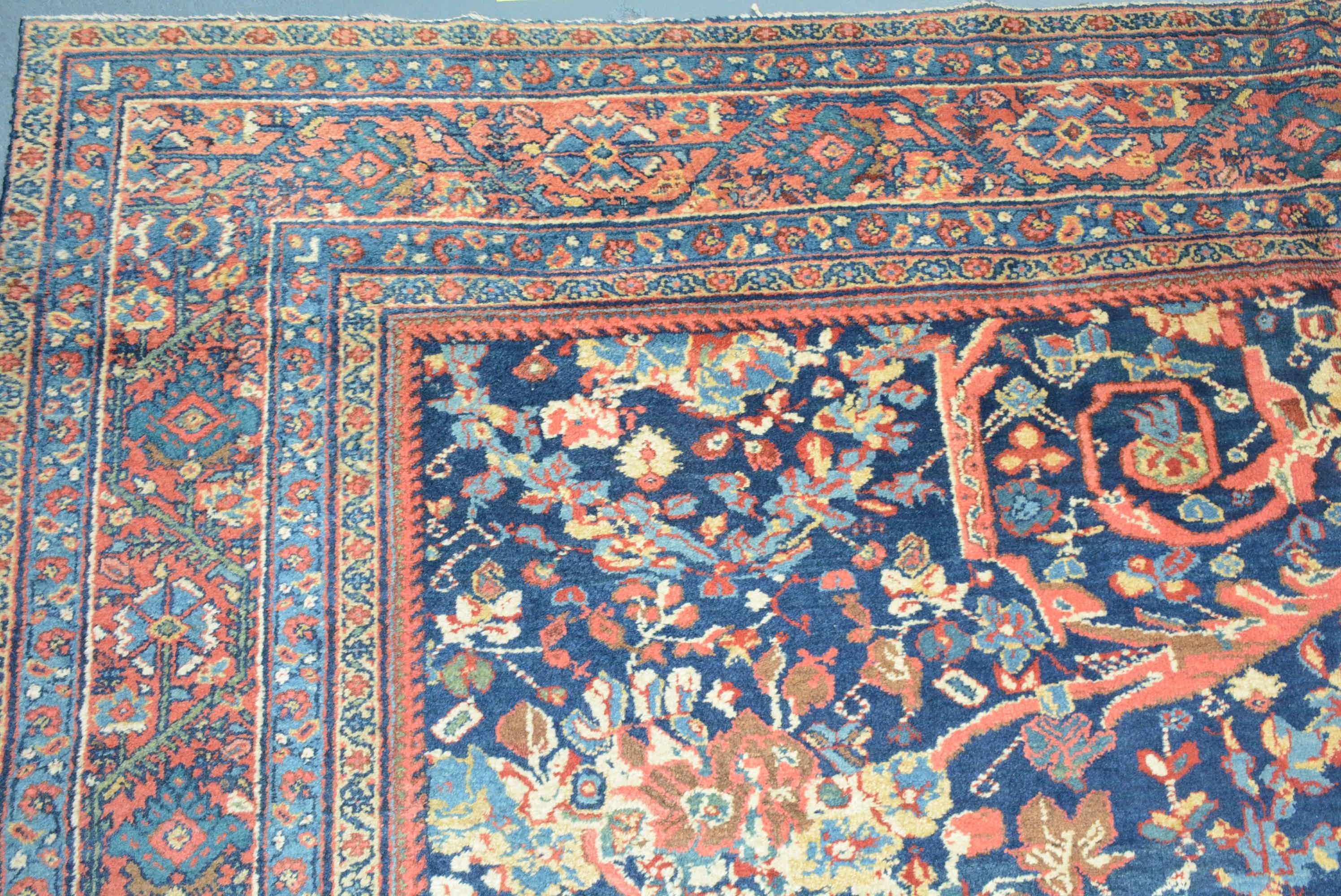 Antiker persischer Mahal-Teppich im Zustand „Hervorragend“ im Angebot in Closter, NJ