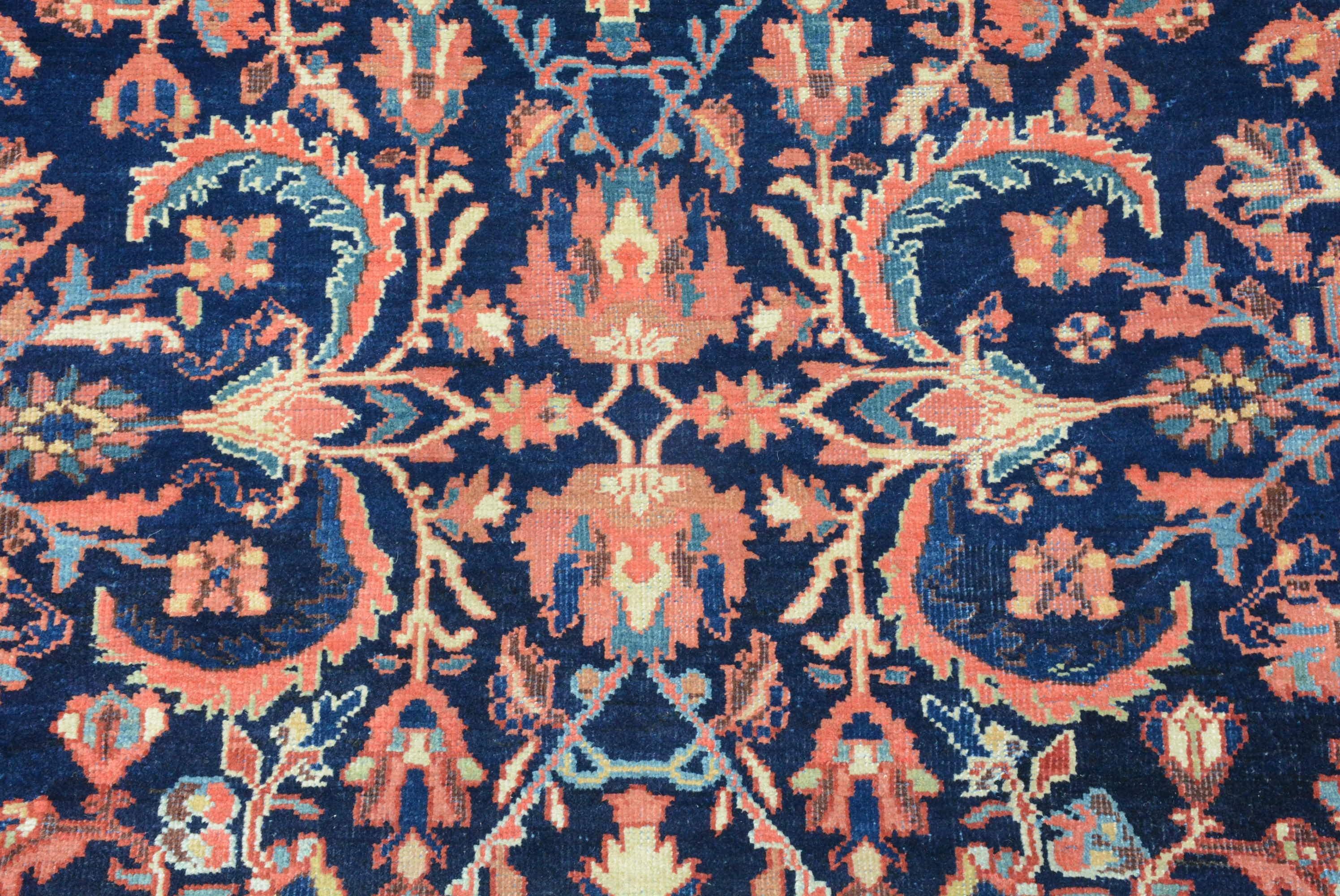 Antiker persischer Mahal-Teppich im Zustand „Hervorragend“ im Angebot in Closter, NJ