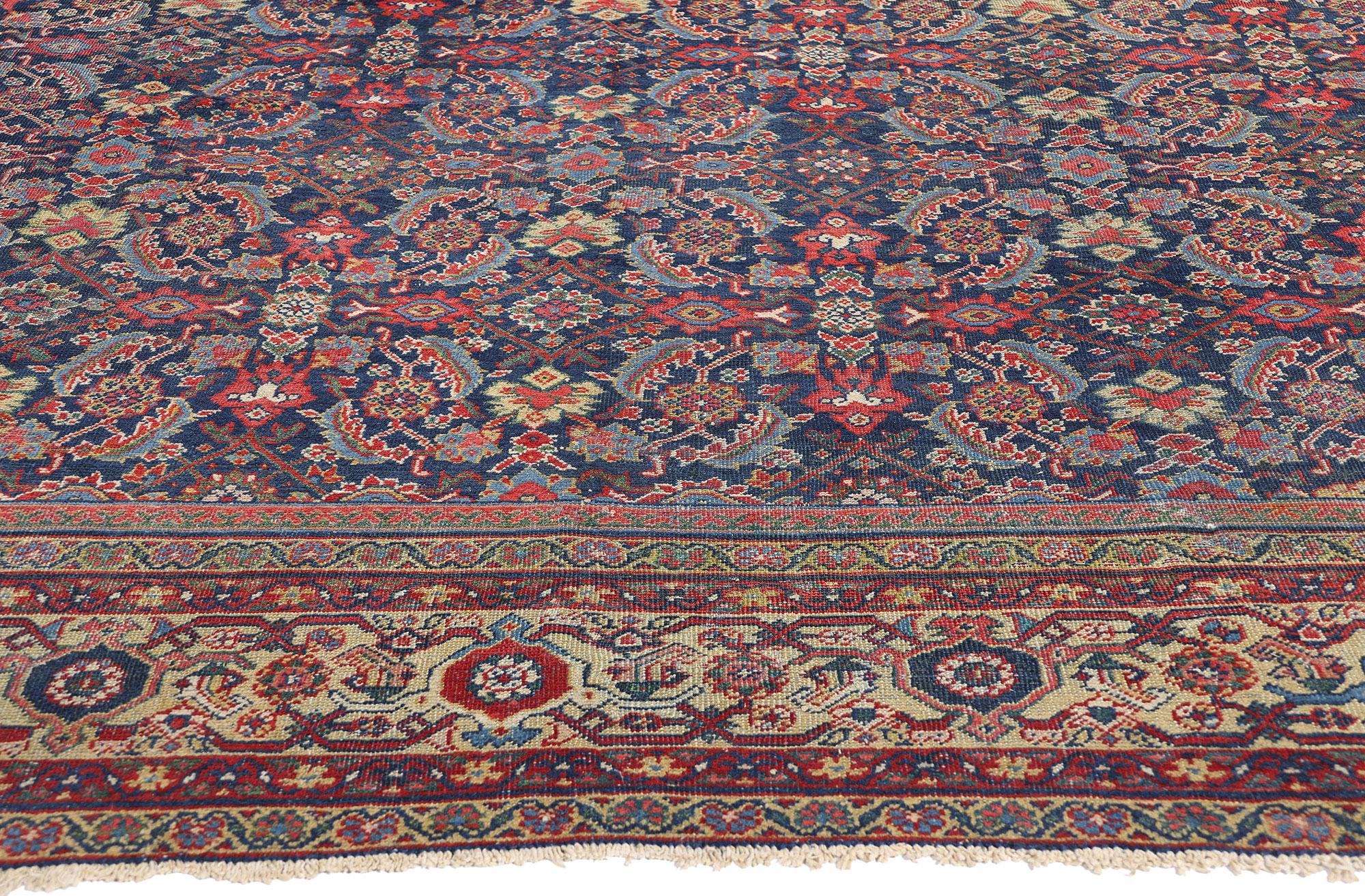 Perse Tapis persan ancien de style traditionnel en vente