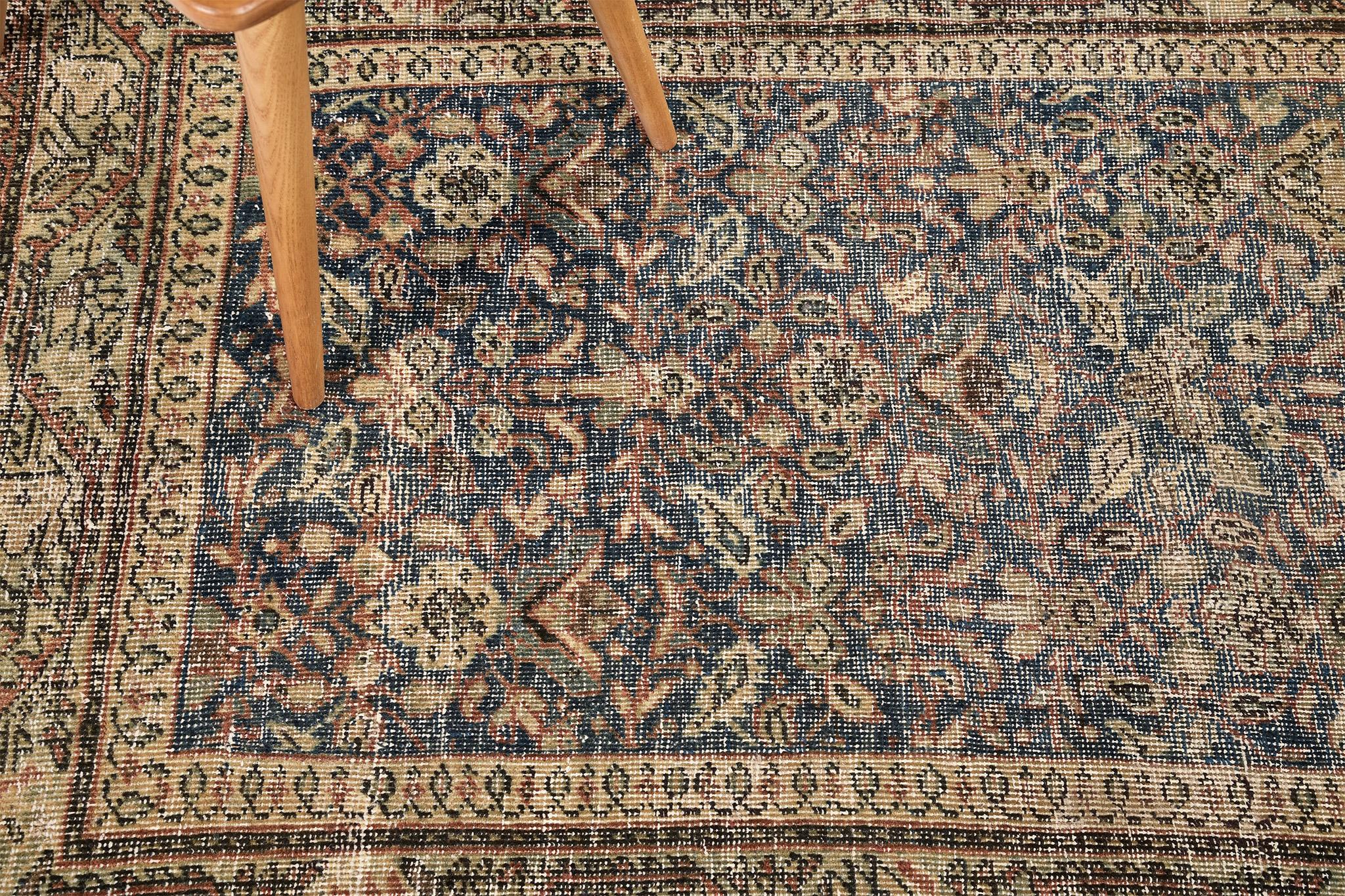 Antique Persian Mahal Farahan 30012 In Good Condition For Sale In WEST HOLLYWOOD, CA