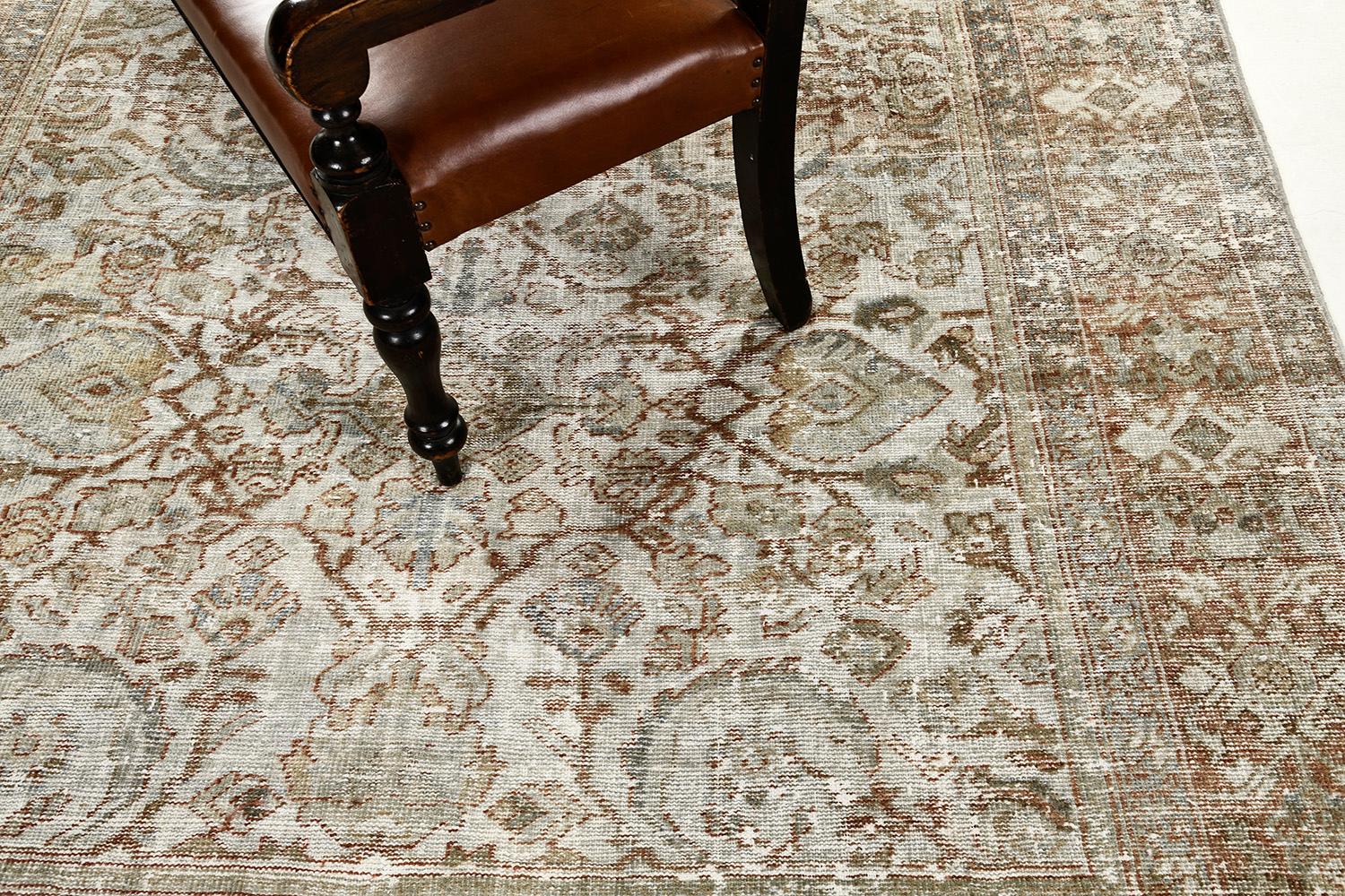 This majestic Mahal rug has created a stunning pattern. A well-coordinated ash and gold accents exemplify a big role in this masterpiece. This gorgeous rug is composed of fascinating florid elements forming different prominent medallions that create