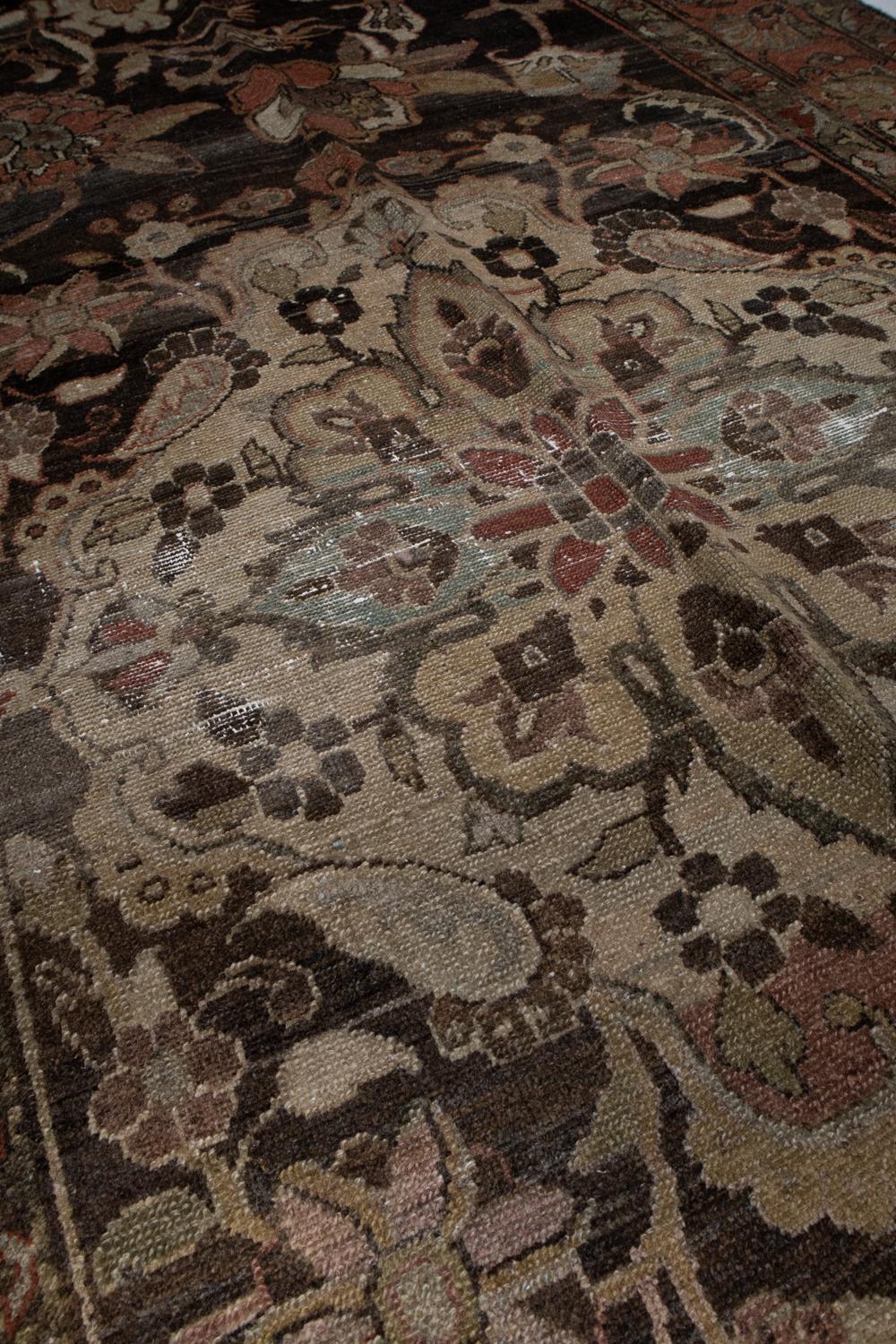 Antique Persian Mahal Gallery Runner Rug In Good Condition For Sale In West Palm Beach, FL