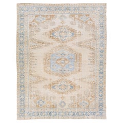 Ancien tapis persan Mahal en laine beige et bleu fait à la main avec motif tribal