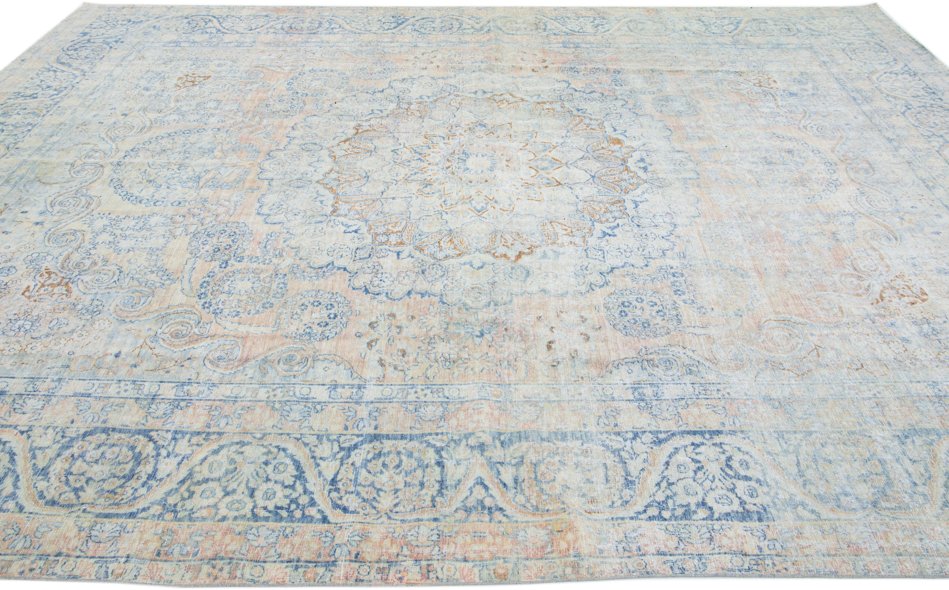 Antique Persian Mahal Handmade Peach Wool Rug with Rosette Design In Good Condition For Sale In Norwalk, CT