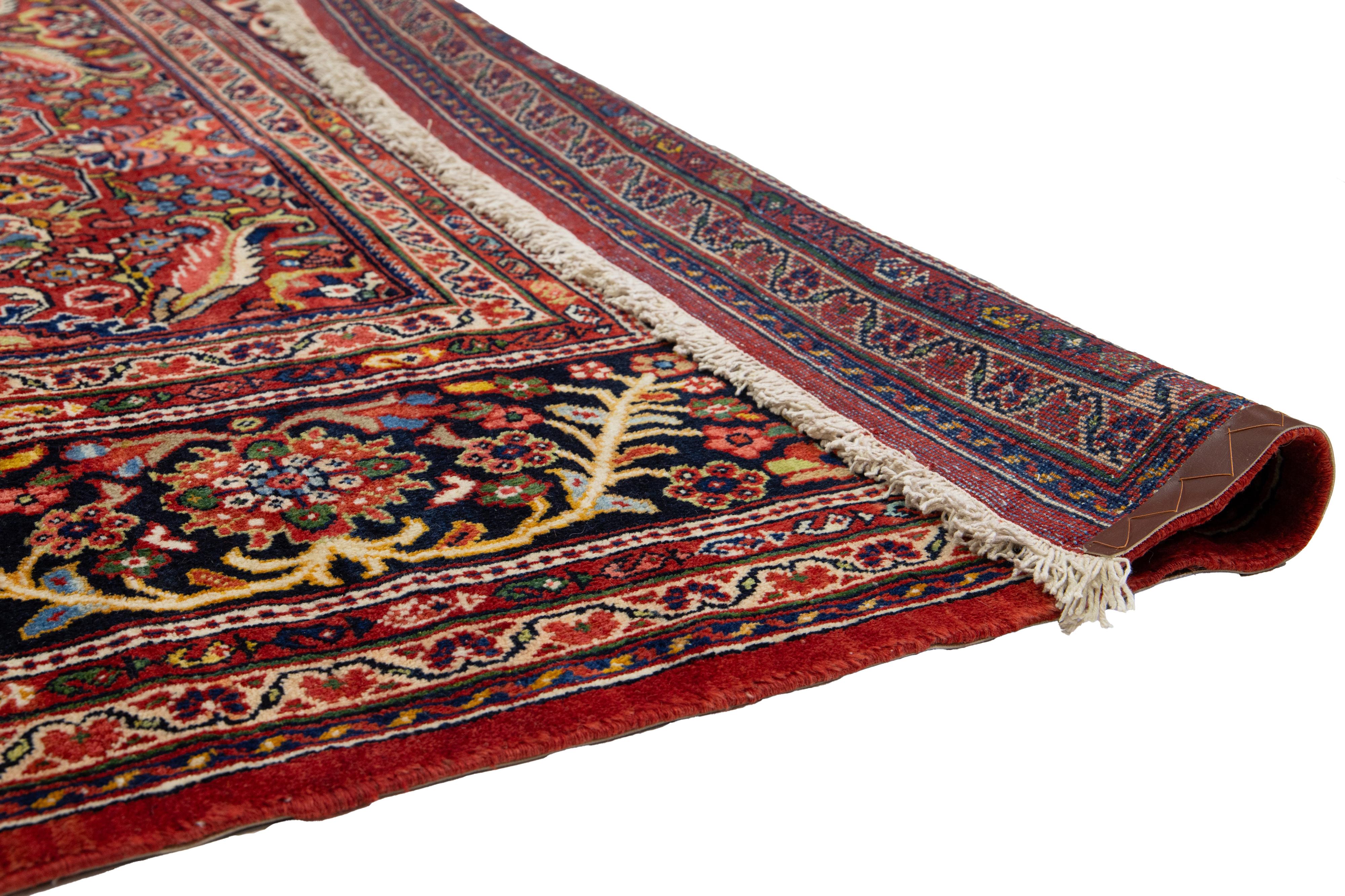 Islamique Tapis persan Mahal surdimensionné fabriqué à la main avec un motif floral en vente