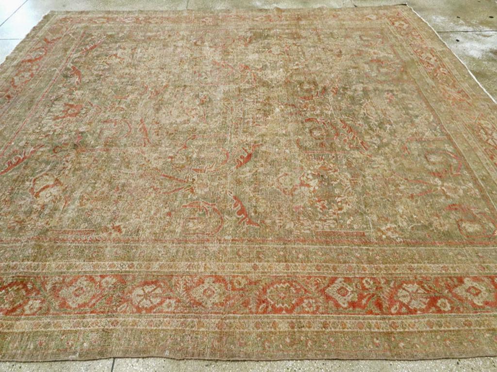 Antiker persischer Mahal-Teppich in Zimmergröße im Zustand „Hervorragend“ im Angebot in New York, NY