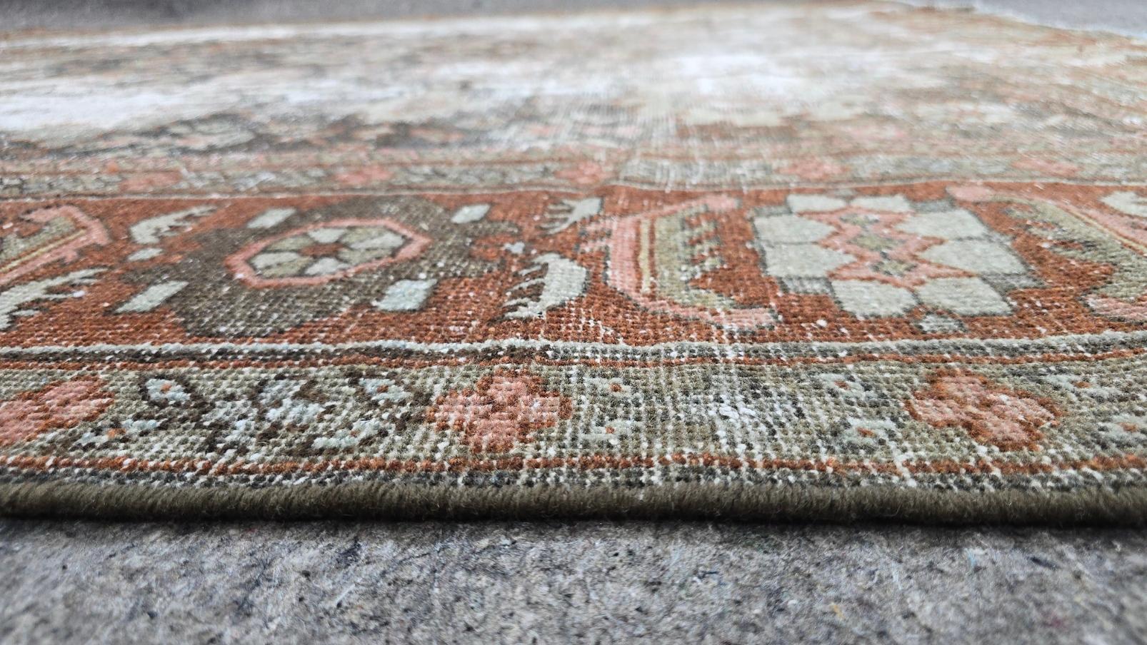 Perse Tapis persan ancien Mahal 8,4 x 11,5 en vente