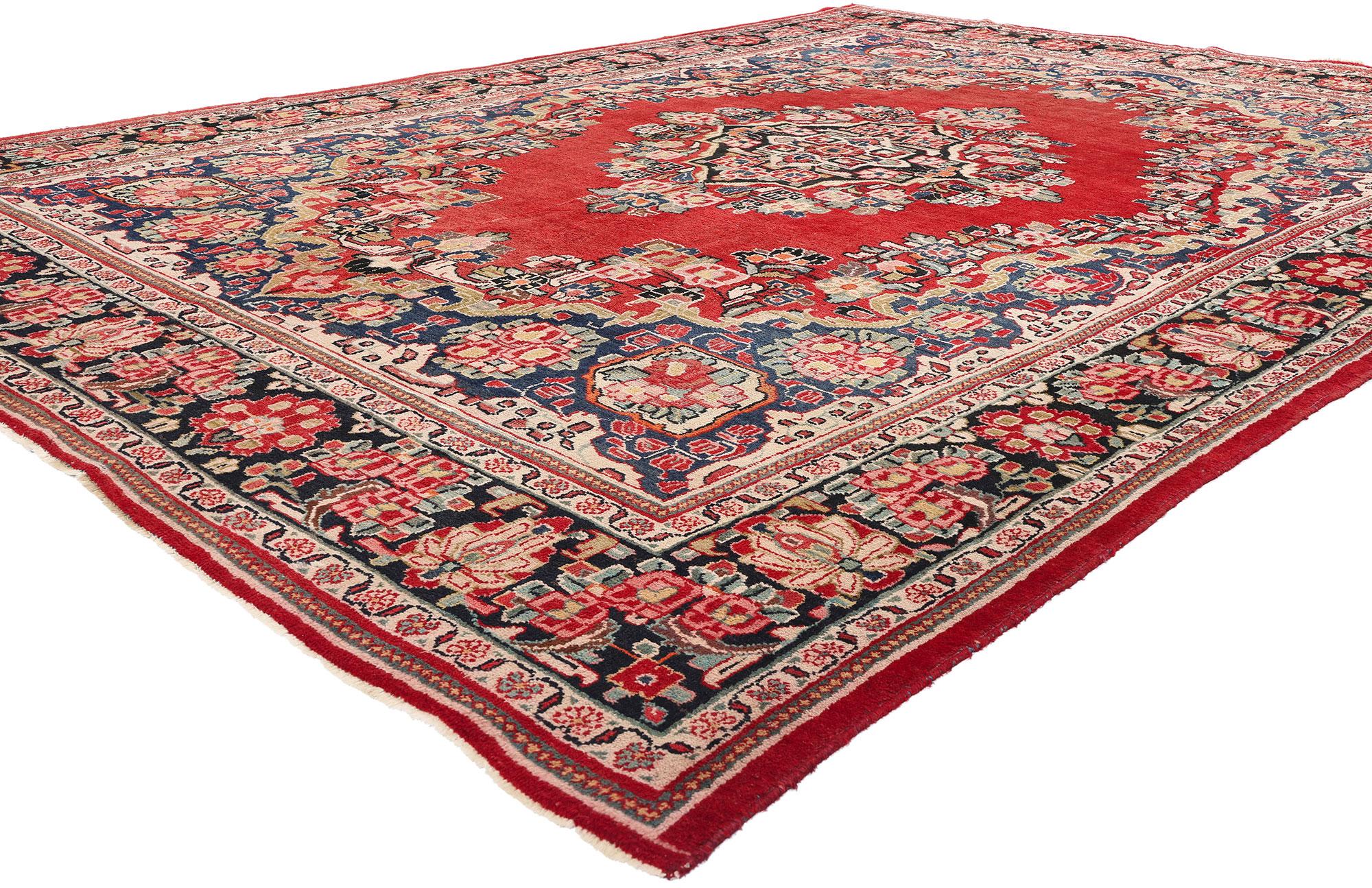 78961 Antiker persischer Mahal-Teppich, 09'05 x 12'08. Dieser exquisite, handgeknüpfte antike persische Mahal-Teppich aus Wolle strahlt eine zeitlose Schönheit und Handwerkskunst aus. Das auffallend rote Feld des Teppichs wird durch ein großes