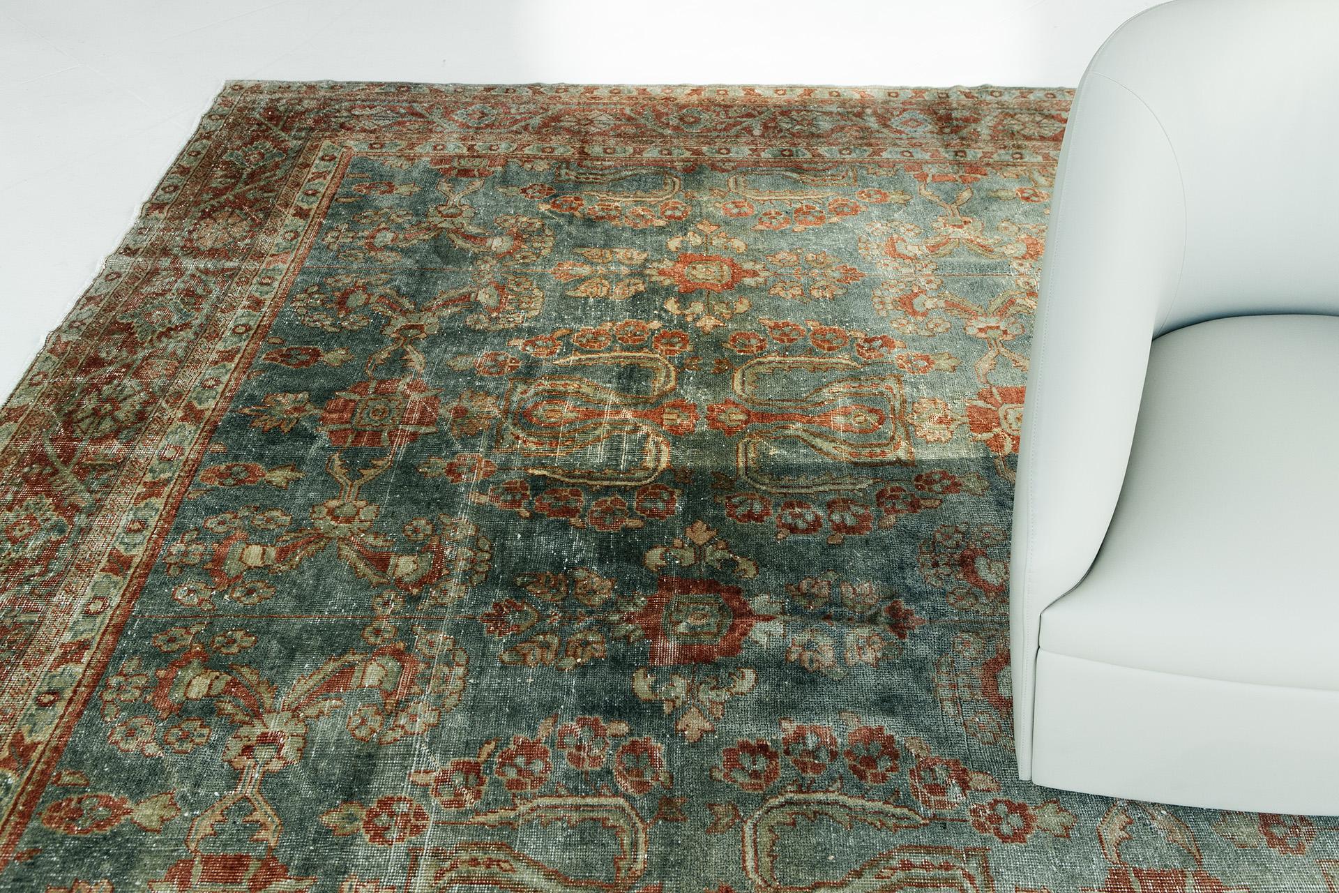 Antique Persian Mahal Rug In Good Condition In WEST HOLLYWOOD, CA