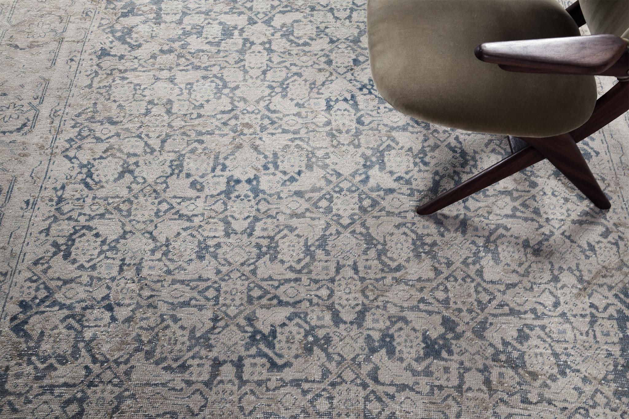 Noué à la main Tapis persan antique Mahal en vente