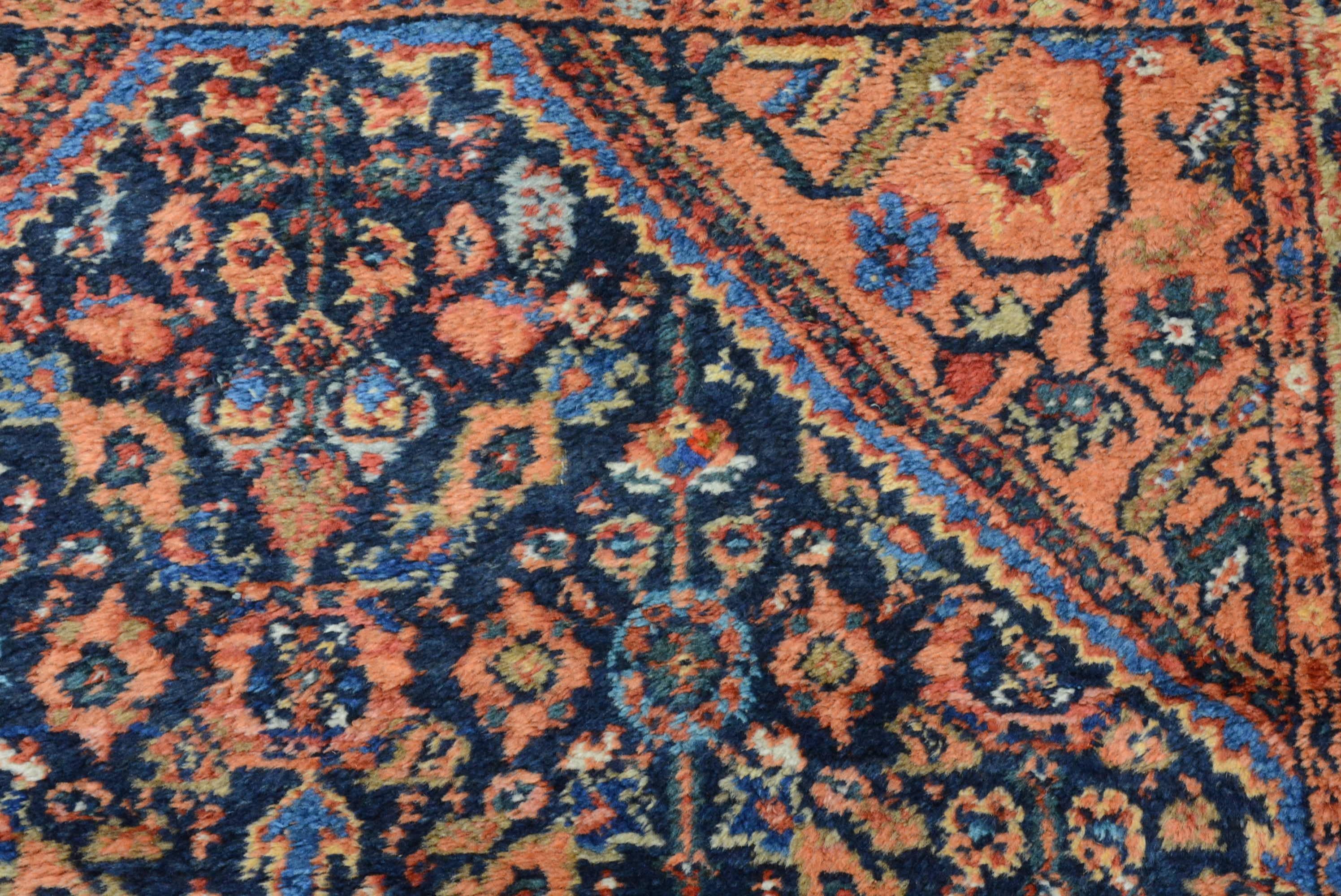 Tintura vegetale Tappeto antico persiano Mahal in vendita