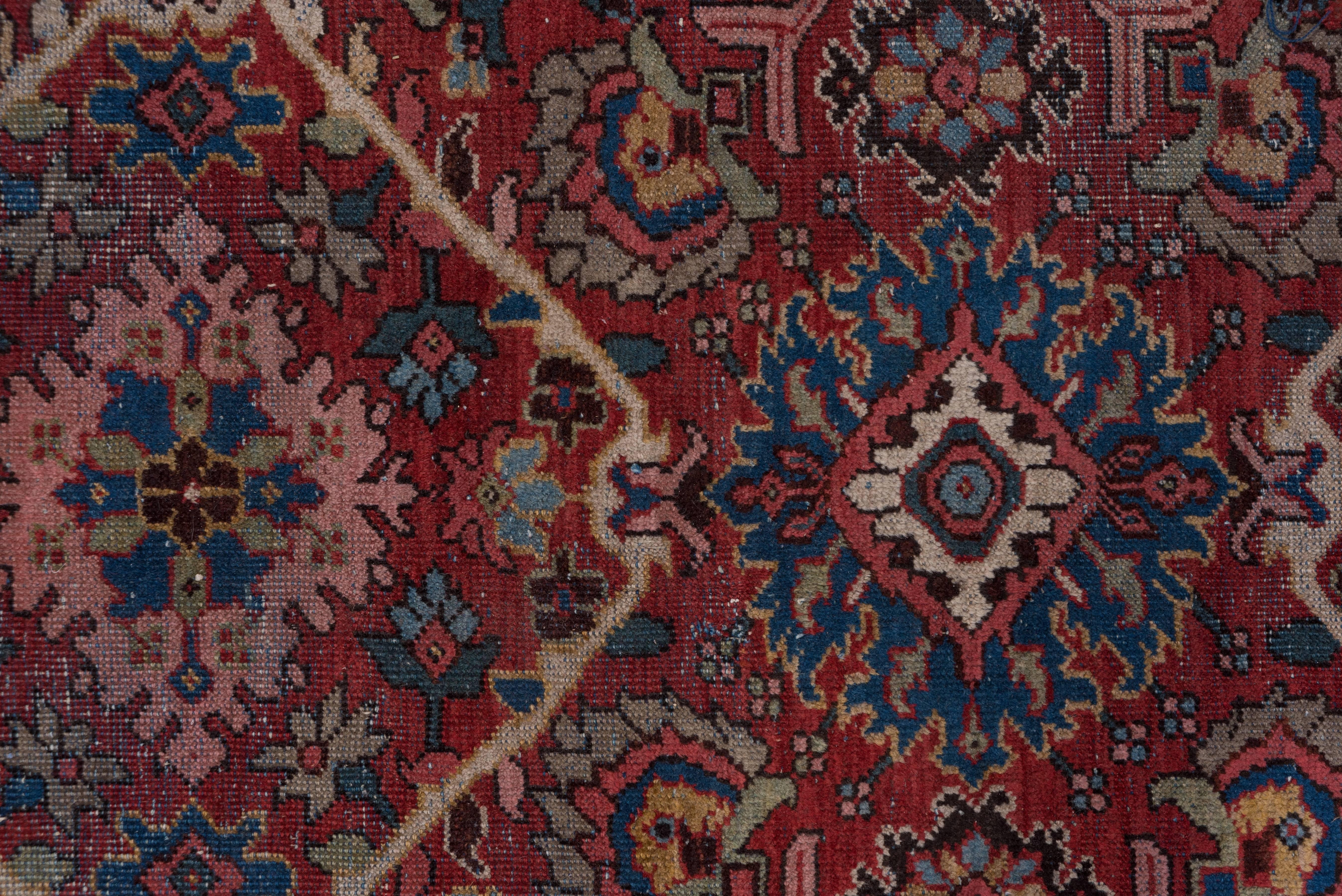 Antique Persian Mahal Rug In Excellent Condition For Sale In New York, NY