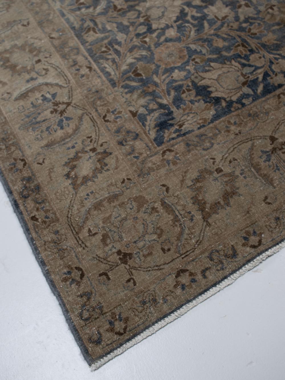 Antique Persian Mahal Rug In Good Condition In West Palm Beach, FL