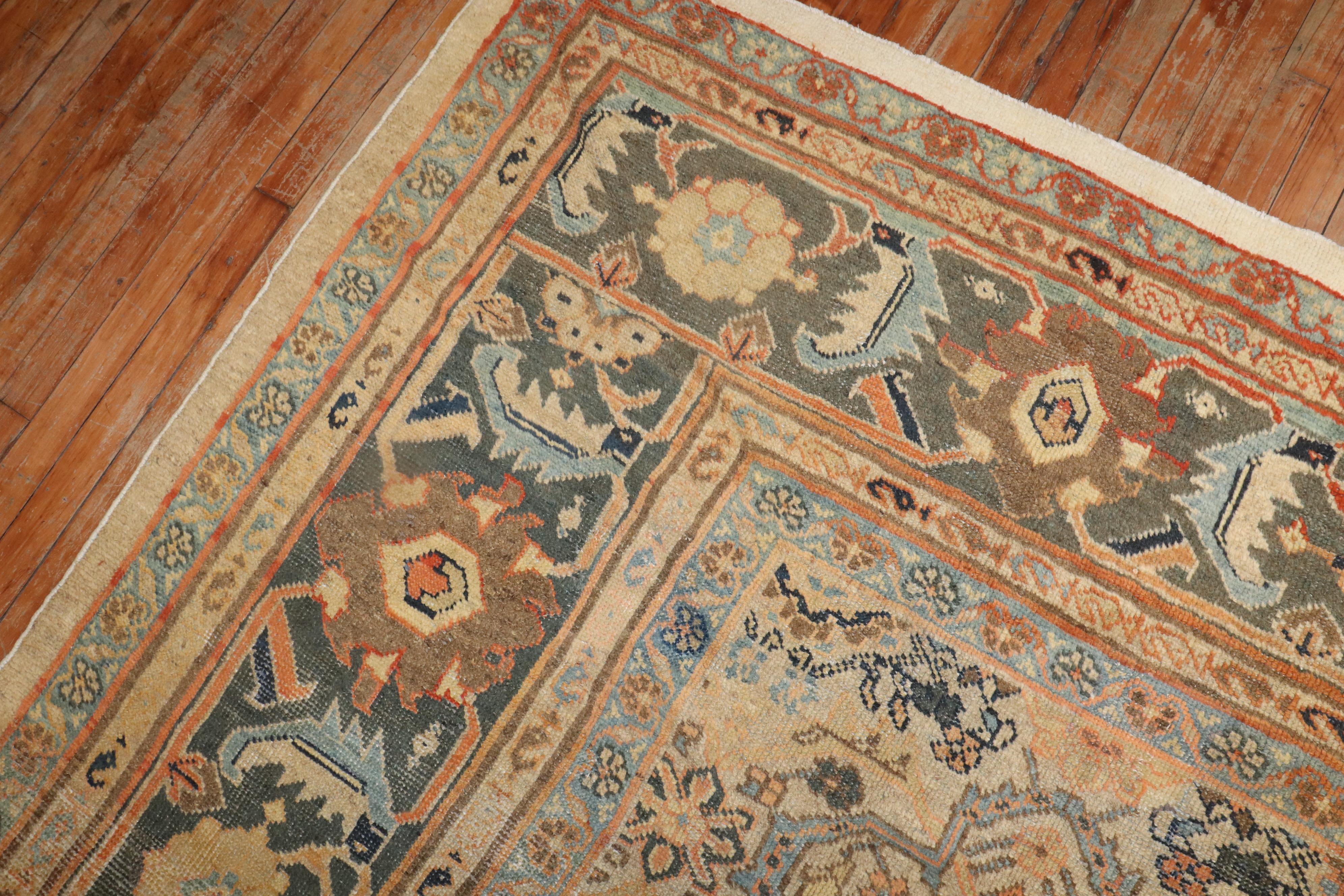 Antique Persian Mahal Rug In Fair Condition For Sale In New York, NY
