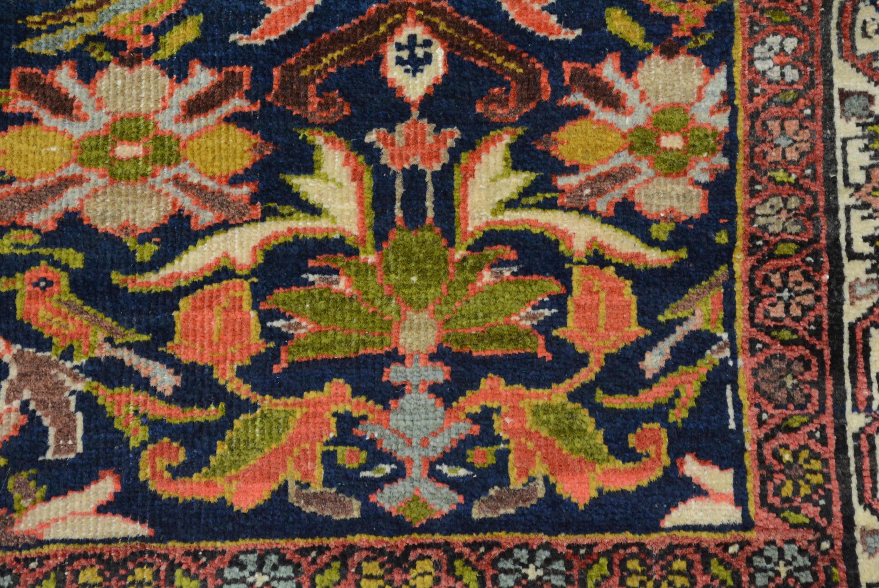 Antiker persischer Mahal-Teppich im Zustand „Gut“ im Angebot in Closter, NJ