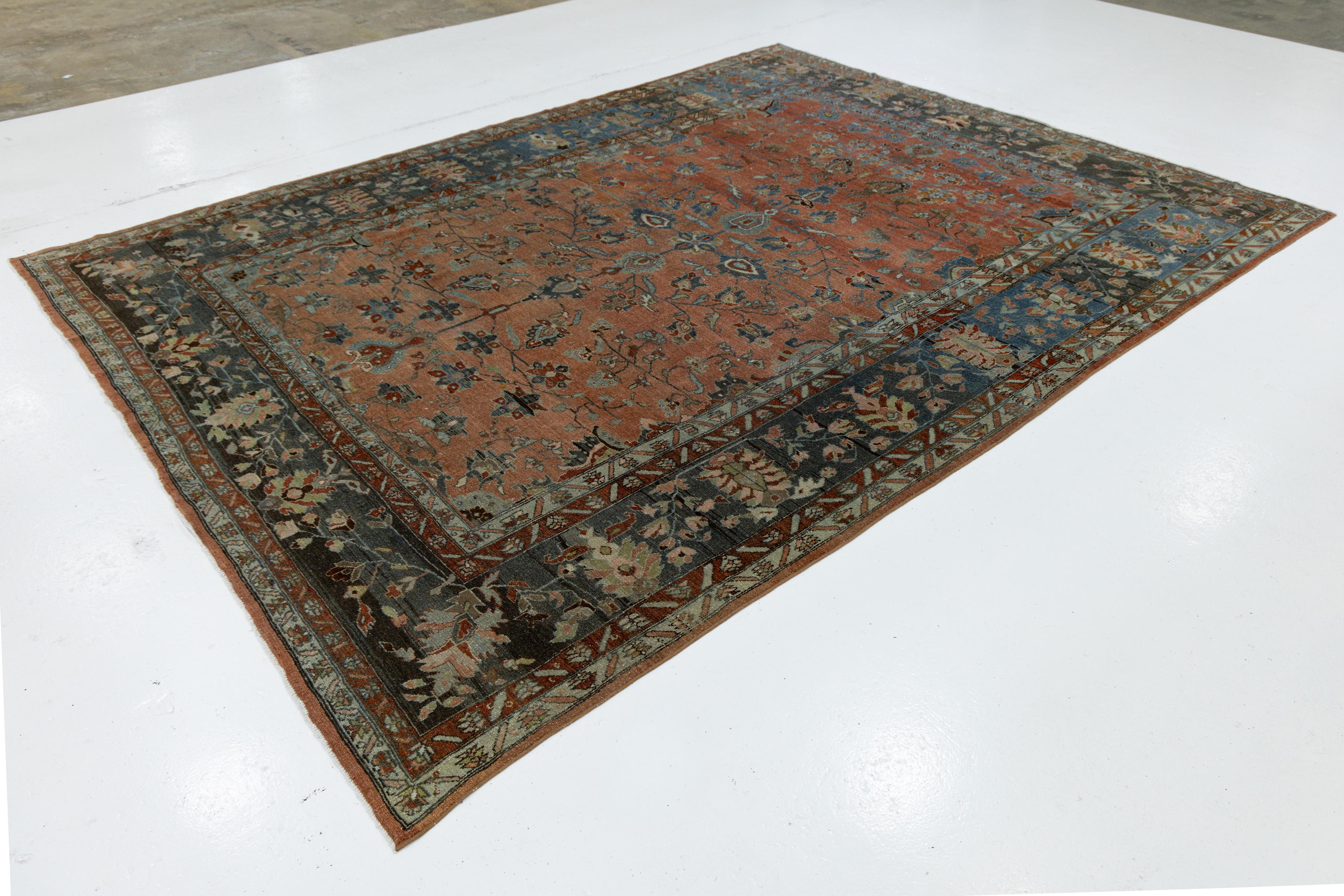 Perse Antique Persian Mahal Rug in Red Hand-Knotted Wool, 20th Century en vente
