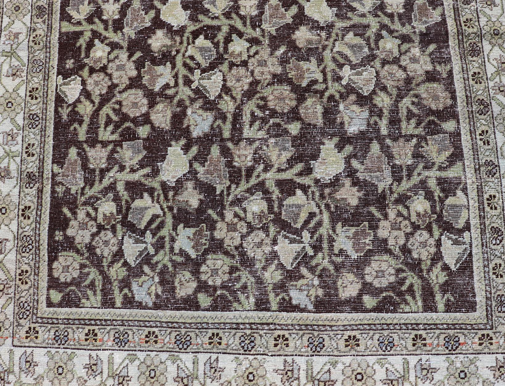 Antiker persischer Mahal-Teppich Üppiges botanisches Motiv auf einem braunen Feld  4'2