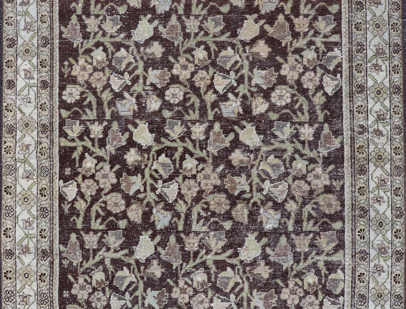 Antiker persischer Mahal-Teppich Üppiges botanisches Motiv auf einem braunen Feld  4'2