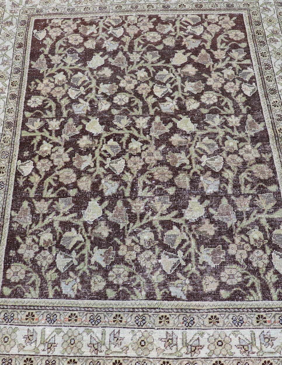 Antiker persischer Mahal-Teppich Üppiges botanisches Motiv auf einem braunen Feld  4'2