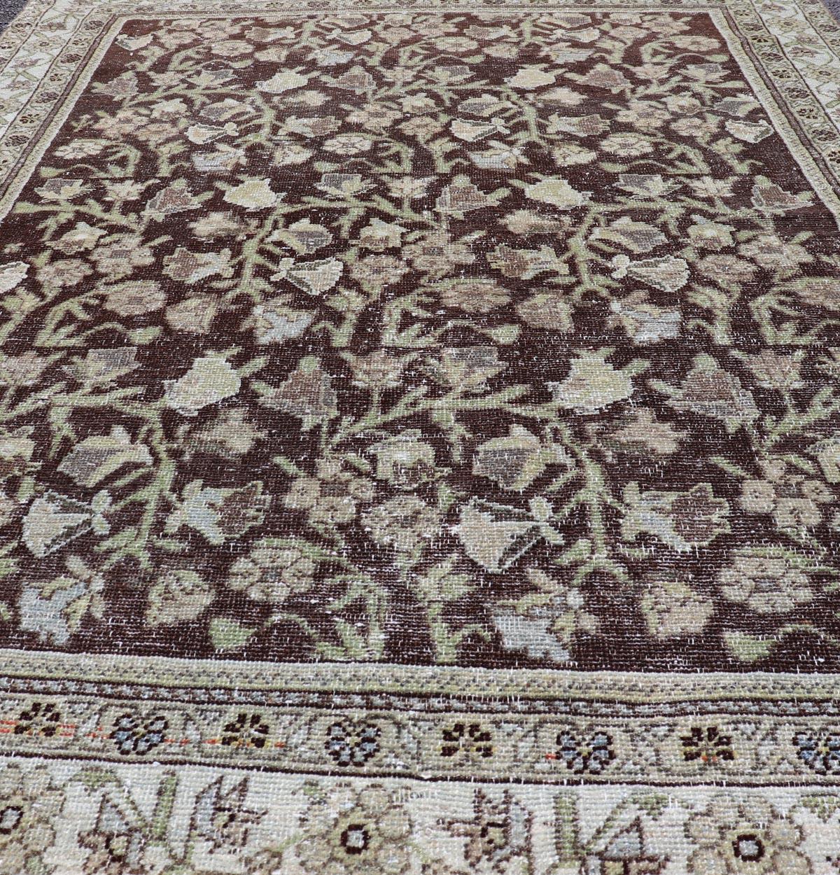 Antiker persischer Mahal-Teppich Üppiges botanisches Motiv auf einem braunen Feld  4'2